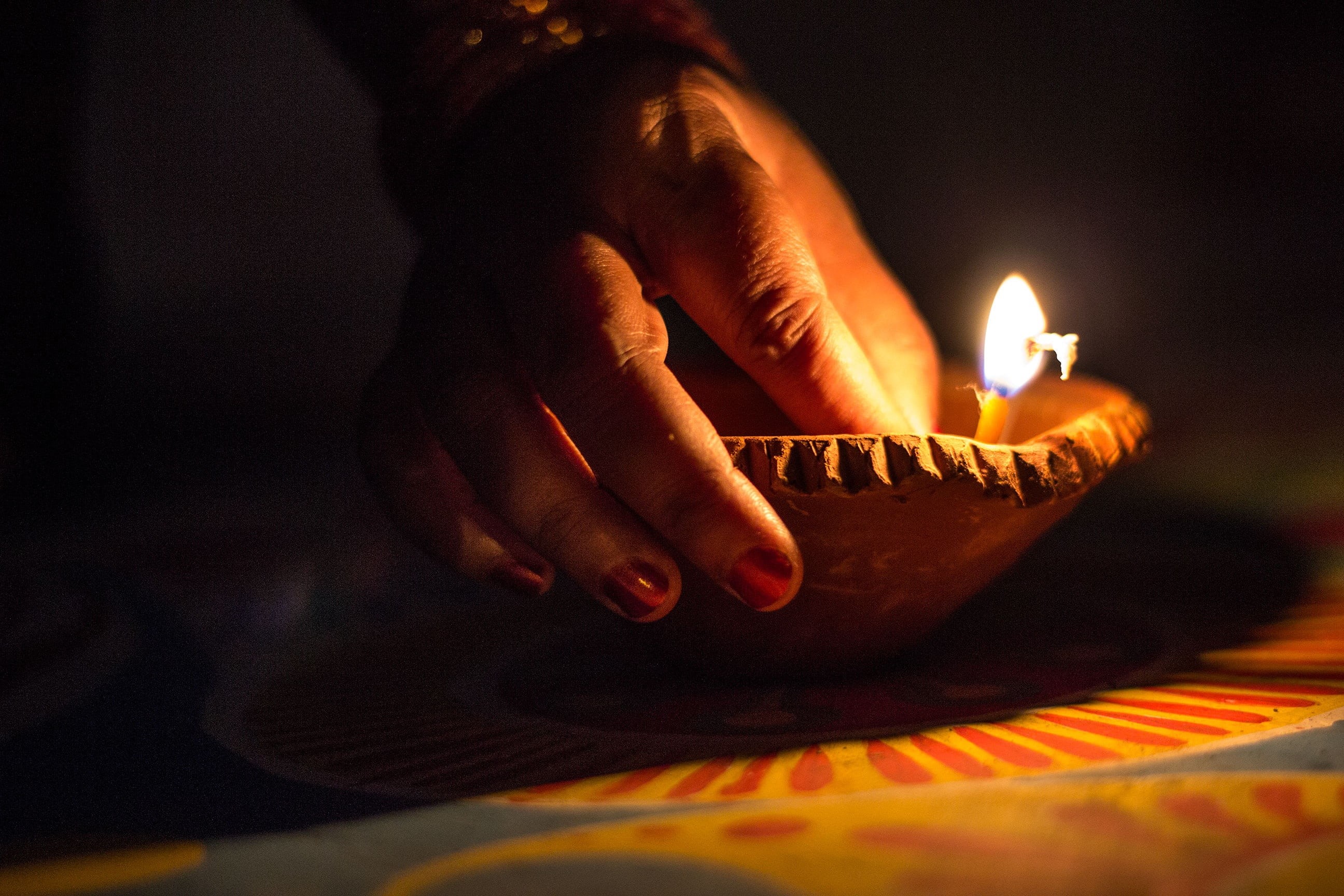 spirituality, bright, fire - natural phenomenon, hurrylamp, design, festive background, kalipuja, human Hand, praying, human body part, close-up, electric lamp, HD Wallpaper