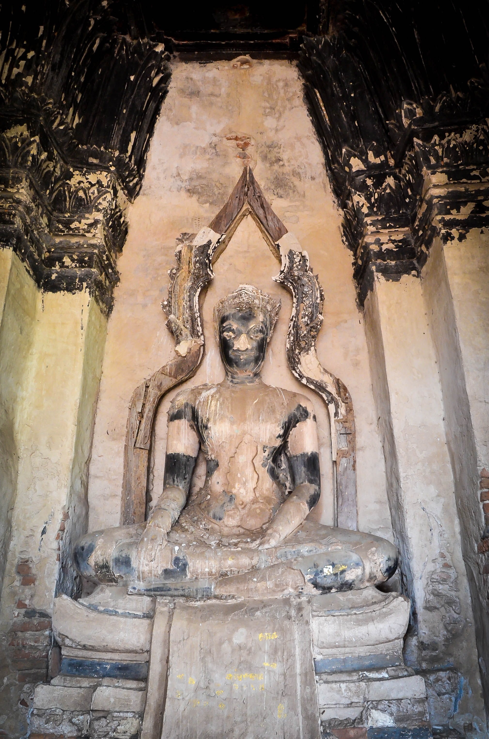 isolated, decorative, travel, face, design, belief, sculpture, thai, buddhism, heritage, white, 2K, buddha, india, built structure, temple, ancient, spirituality, Phone HD Wallpaper