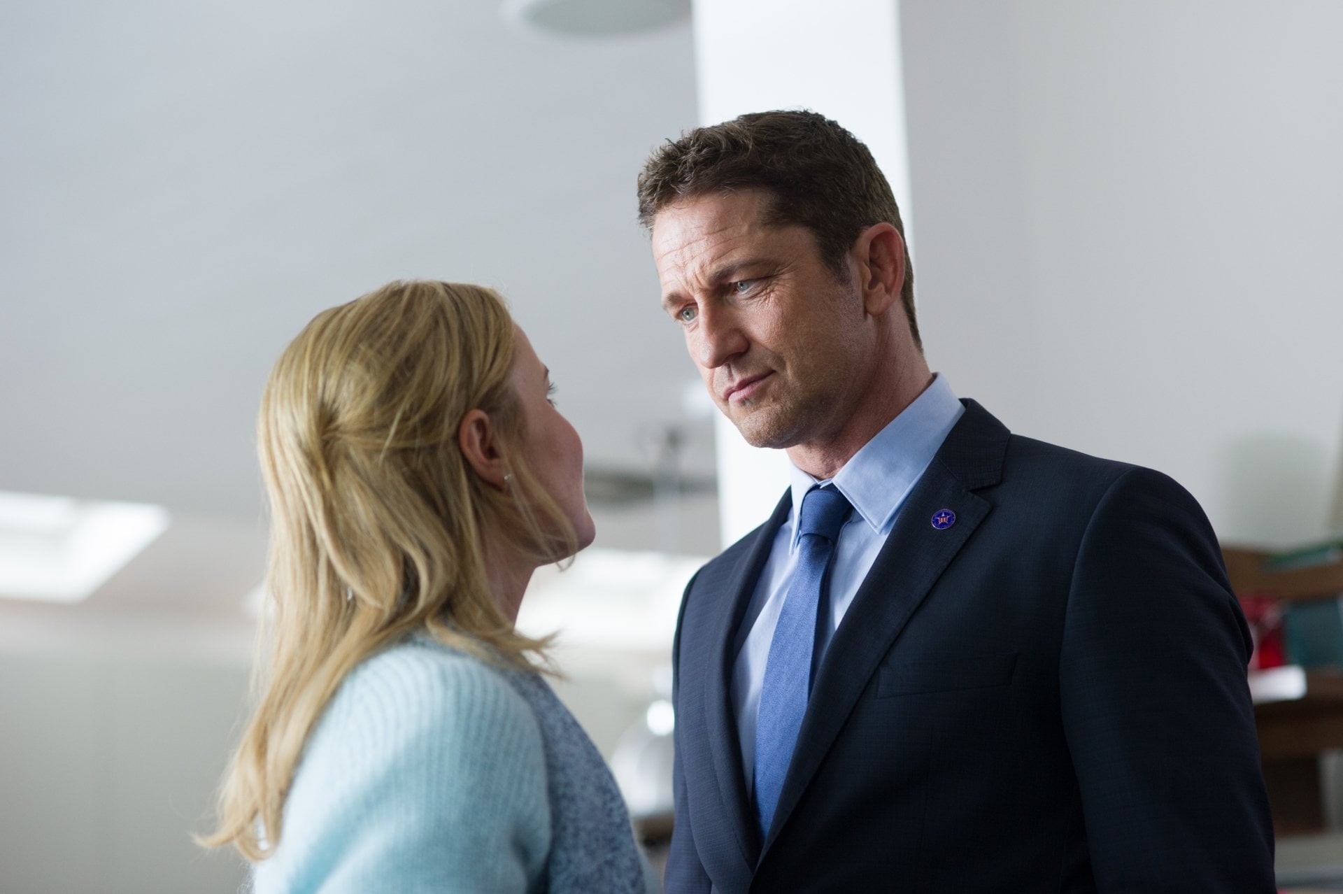 portrait, business person, Leah Banning, headshot, London Has Fallen, two people, couple - relationship, standing, focus on foreground, well-dressed, Movie, HD Wallpaper