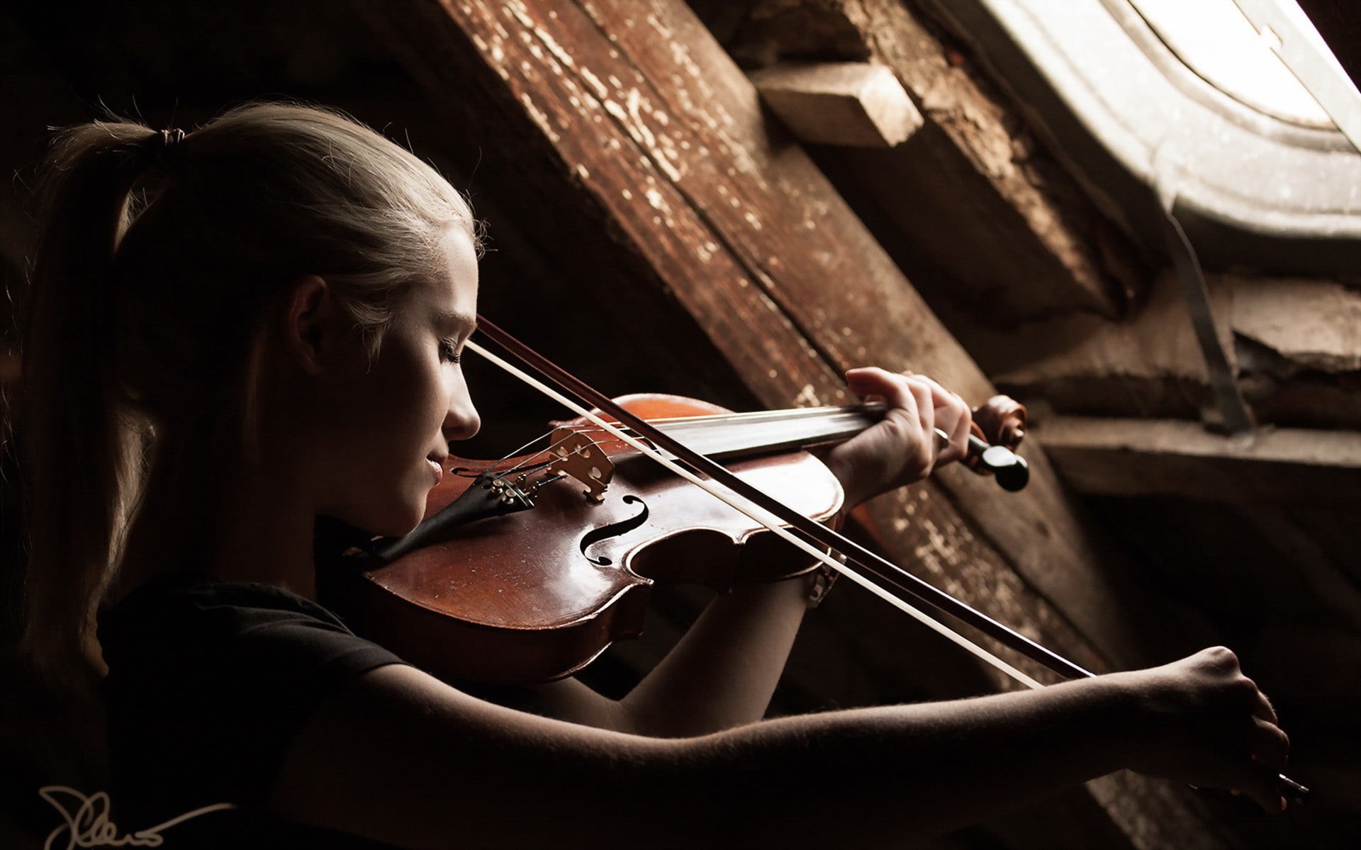 violinist, indoors, hair, music, portrait, window, violin, playing, arts culture and entertainment, one person, women, bow - musical equipment, side view, HD Wallpaper