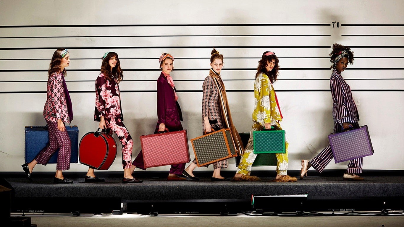 women, brunette, group of women, 720P, model, fashion shows, HD Wallpaper