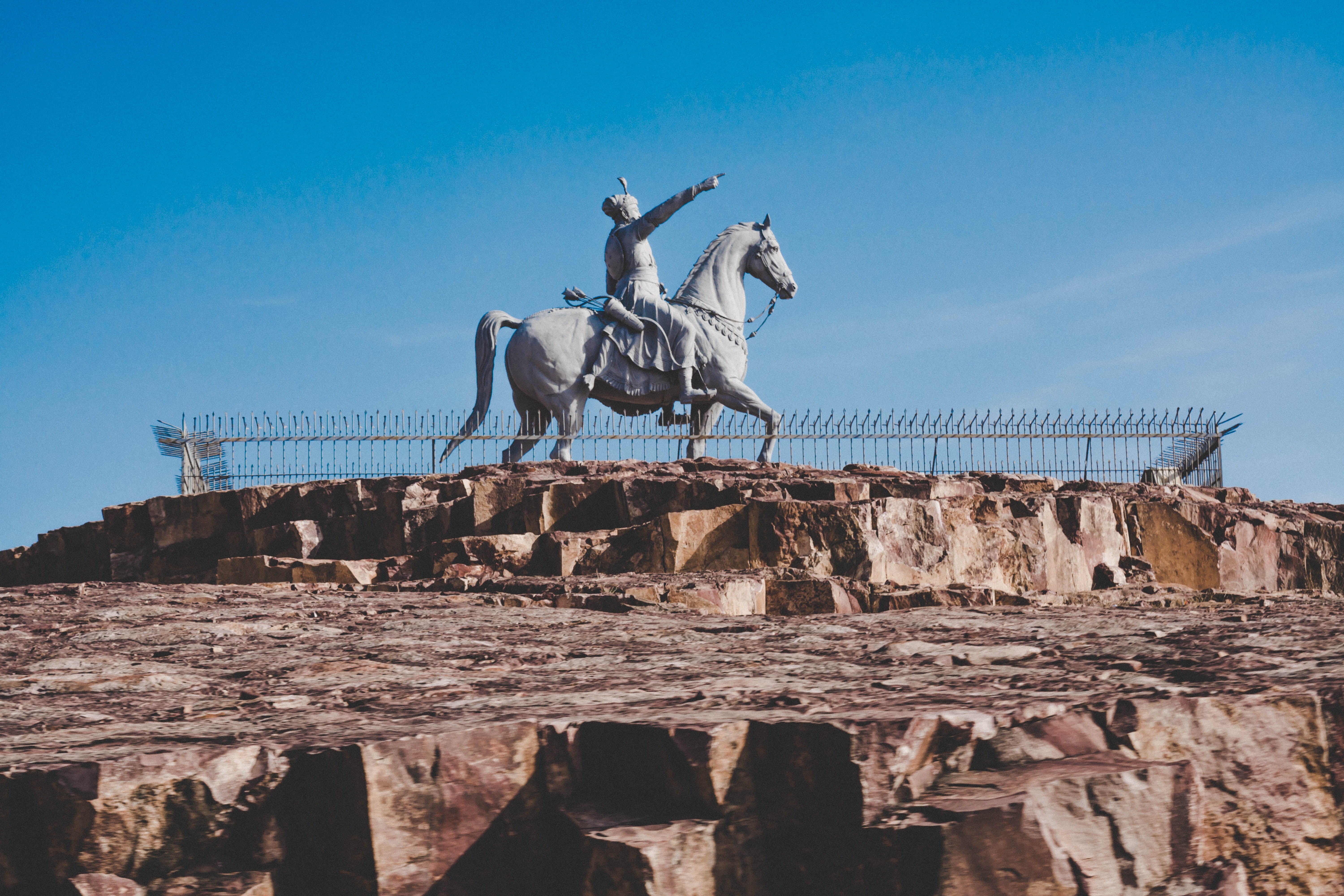 sky, representation, 5K, statue, the past, sculpture, blue, mountain, india, rajasthan, outdoors, human representation, rider, white, war, day, low angle view, HD Wallpaper