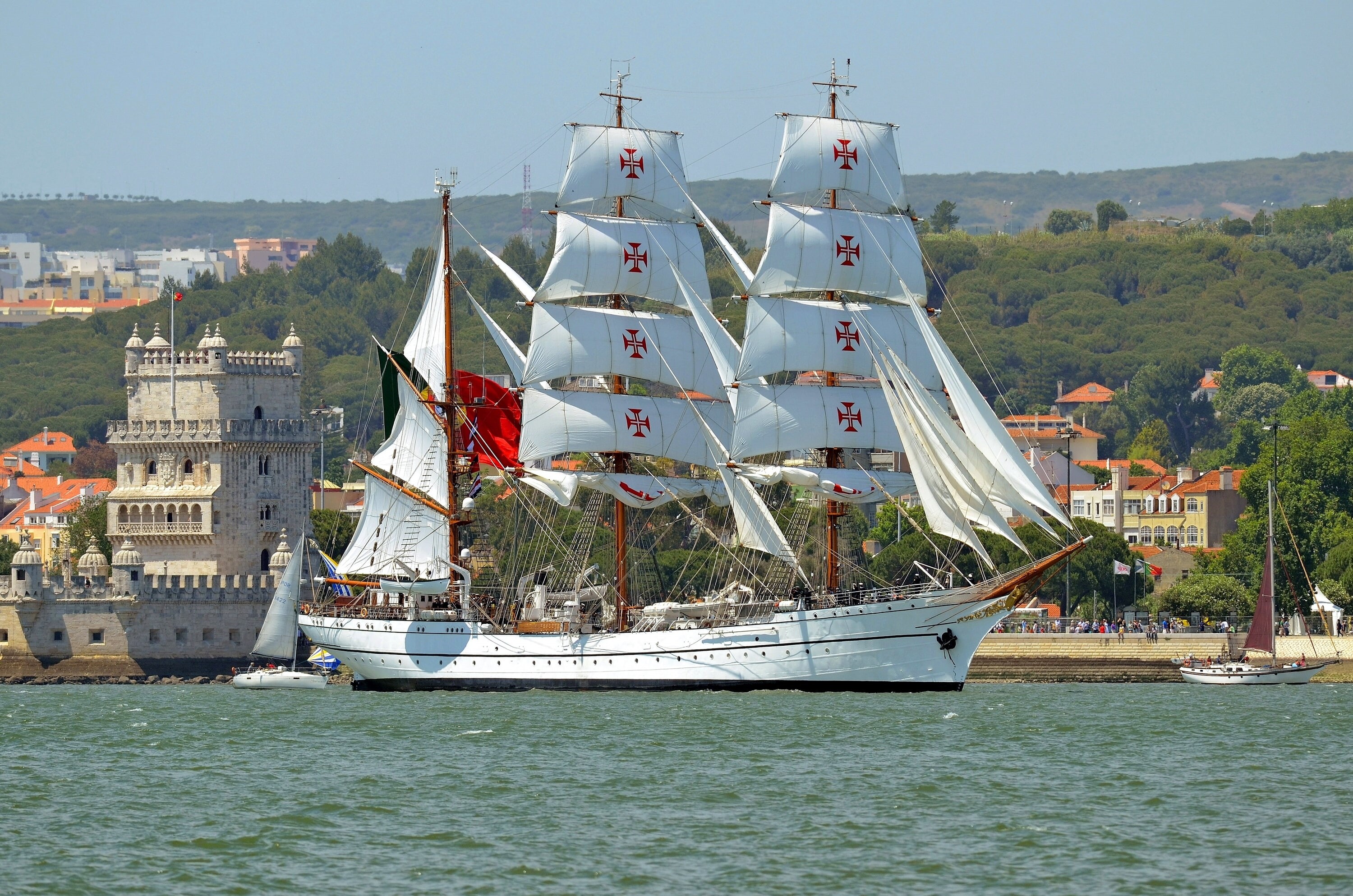 2K, the Tagus river, white, galleon, Belem Tower, Portugal, Lisbon, NRP Sagres III, sailboat, ship, Tagus River, bark, Belém Tower, yachts, river, Sagres, HD Wallpaper