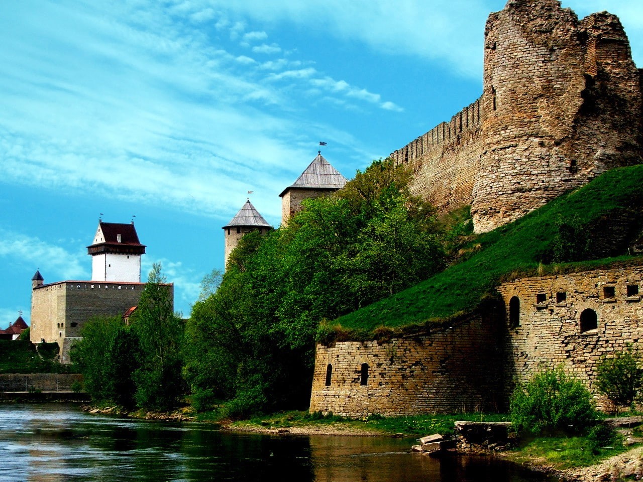 tree, sky, architecture, the past, built structure, wall, plant, day, water, old, no people, building, fort, ruin, Narva, Russia, castle, 720P, river, HD Wallpaper