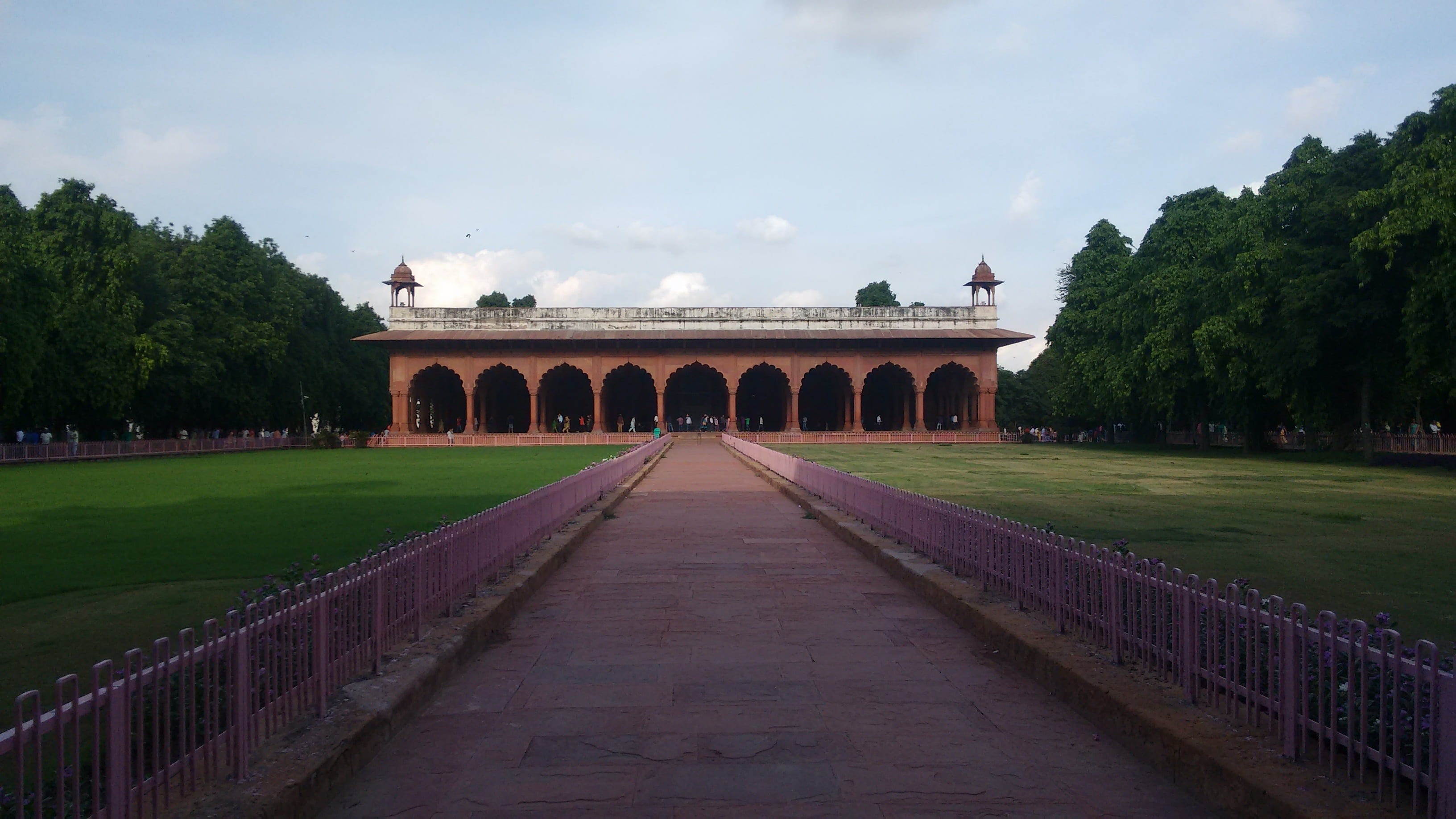 2K, incidental people, outdoors, building exterior, grass, architecture, monuments, nature, the past, travel, cloud - sky, direction, red fort, travel destinations, HD Wallpaper