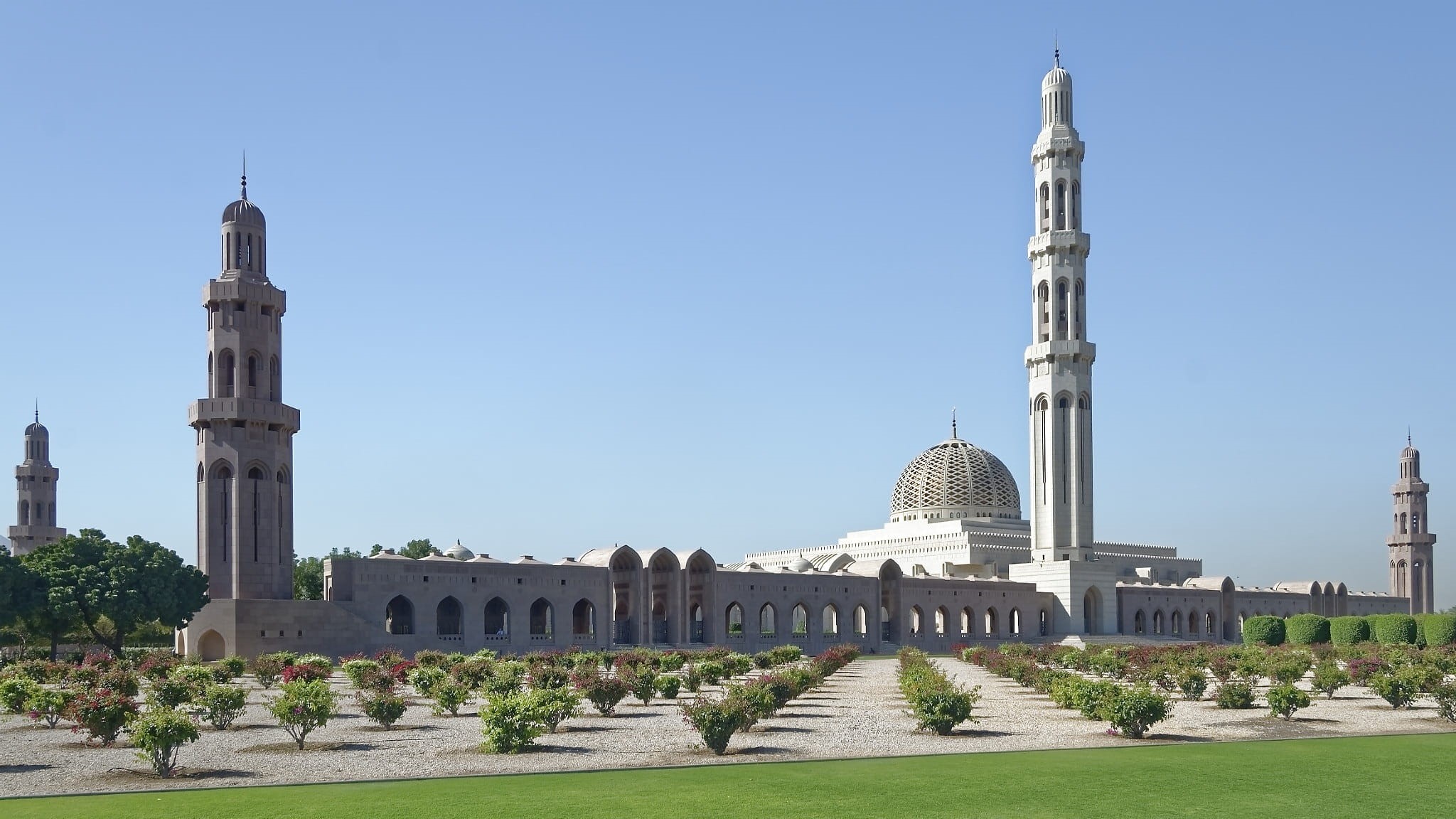 architectural column, building exterior, outdoors, built structure, sultan qaboos grand mosque, architecture, no people, tall - high, plant, oman, muscat, HD Wallpaper