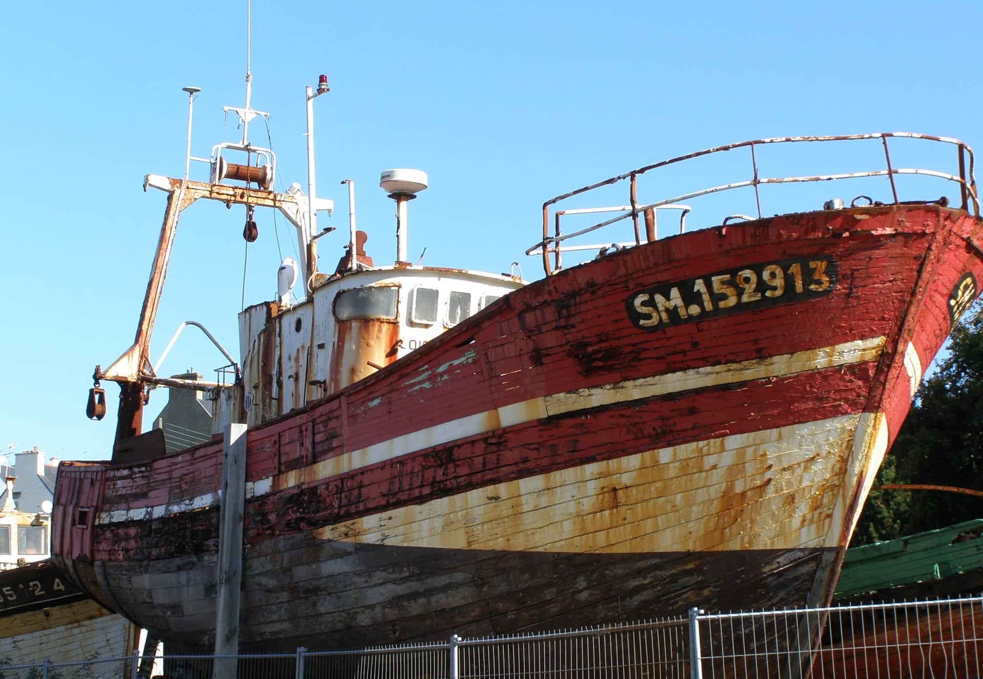 architecture, sea, shipping, freight transportation, railing, docked, 1080P, sky, transportation, day, old ships, coast, industrial Ship, france, rusty, HD Wallpaper