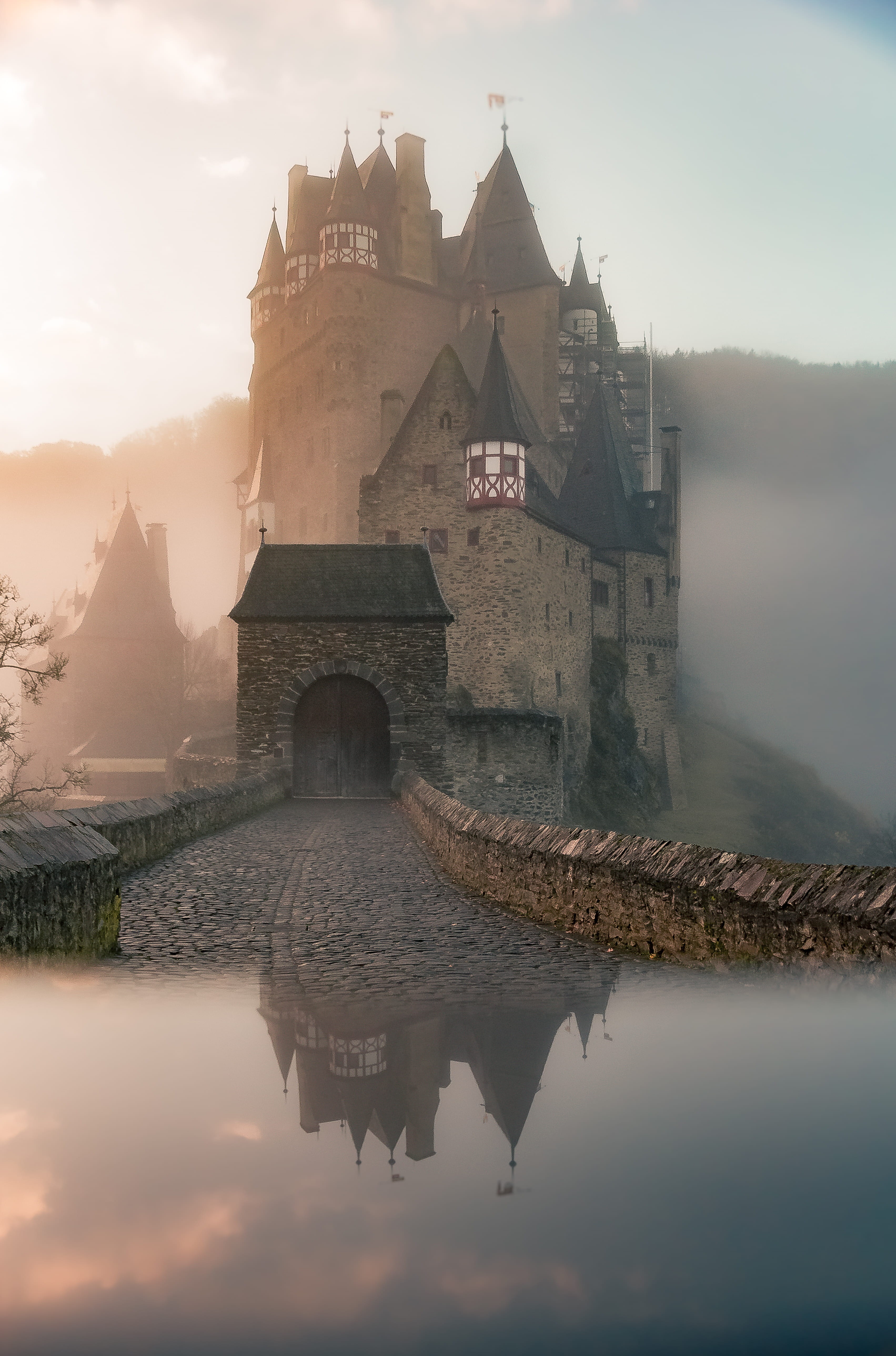 castle, fog, no people, religion, burg eltz, 5K, cloud - sky, built structure, history, building exterior, the past, grey, sky, nature, reflection, building, Phone HD Wallpaper