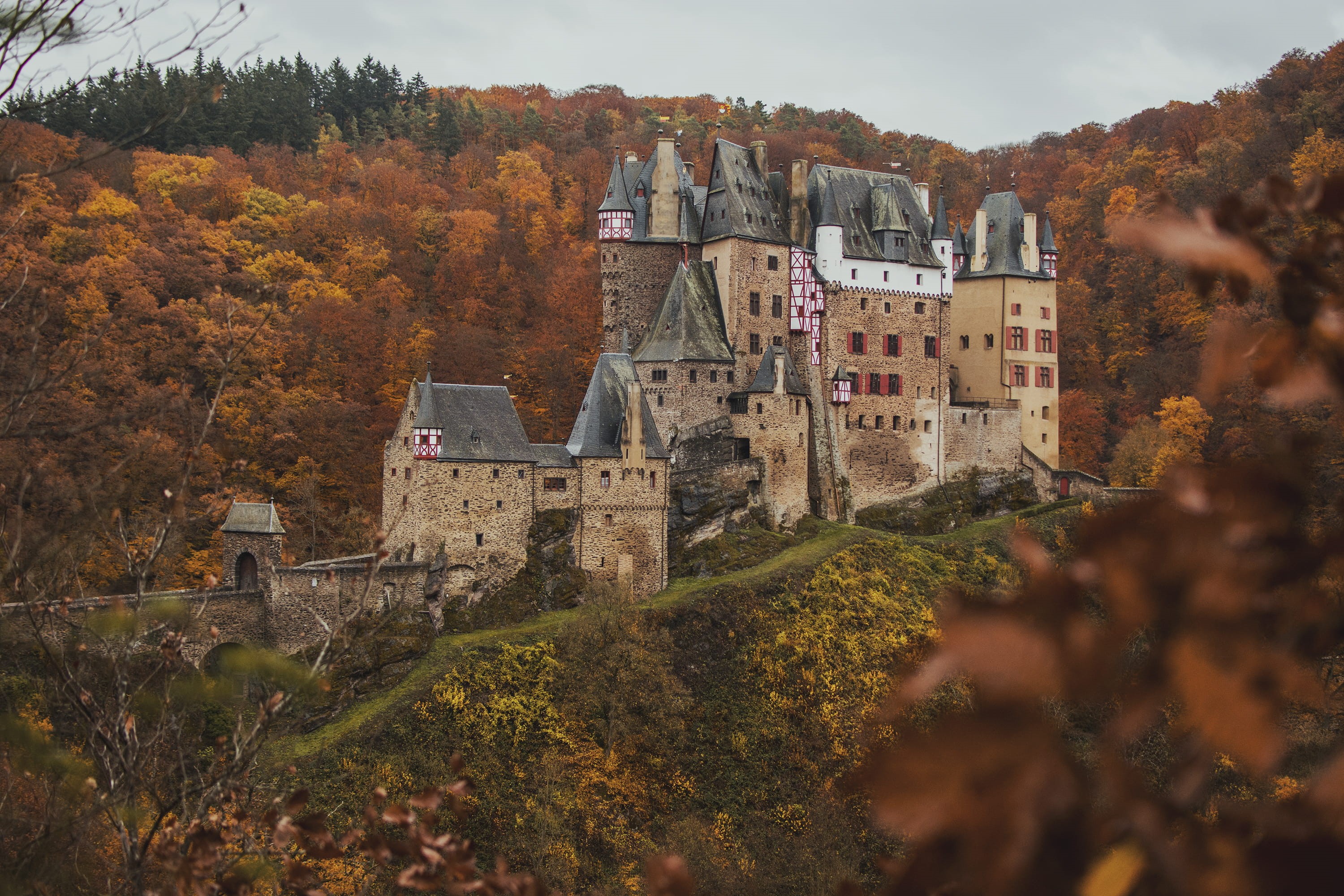 house, building exterior, land, nature, no people, outdoors, autumn collection, landscape, autumn, scenery, 2K, high angle view, travel, burg, beauty in nature, HD Wallpaper