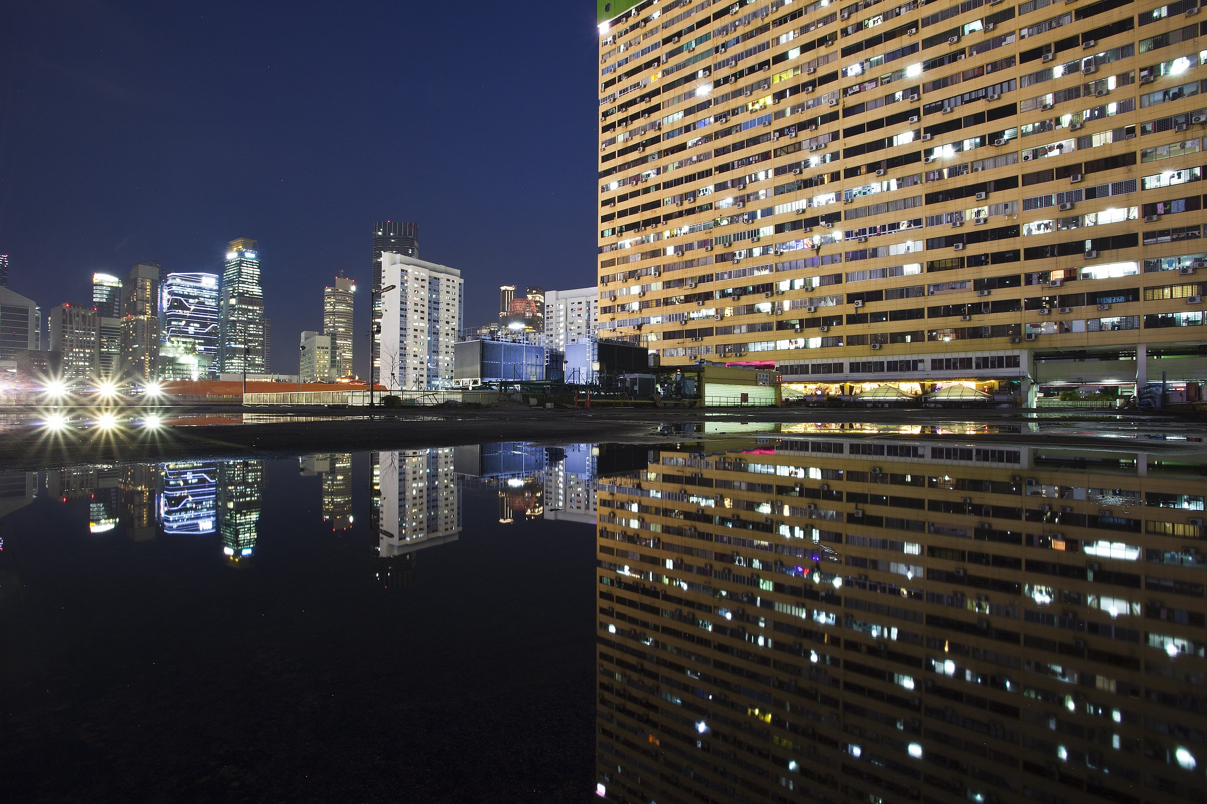 building exterior, landscape, no people, illuminated, photography, water, 4K, decor, floor, chinatown, nobody, tall - high, outdoors, light, states, residential, HD Wallpaper