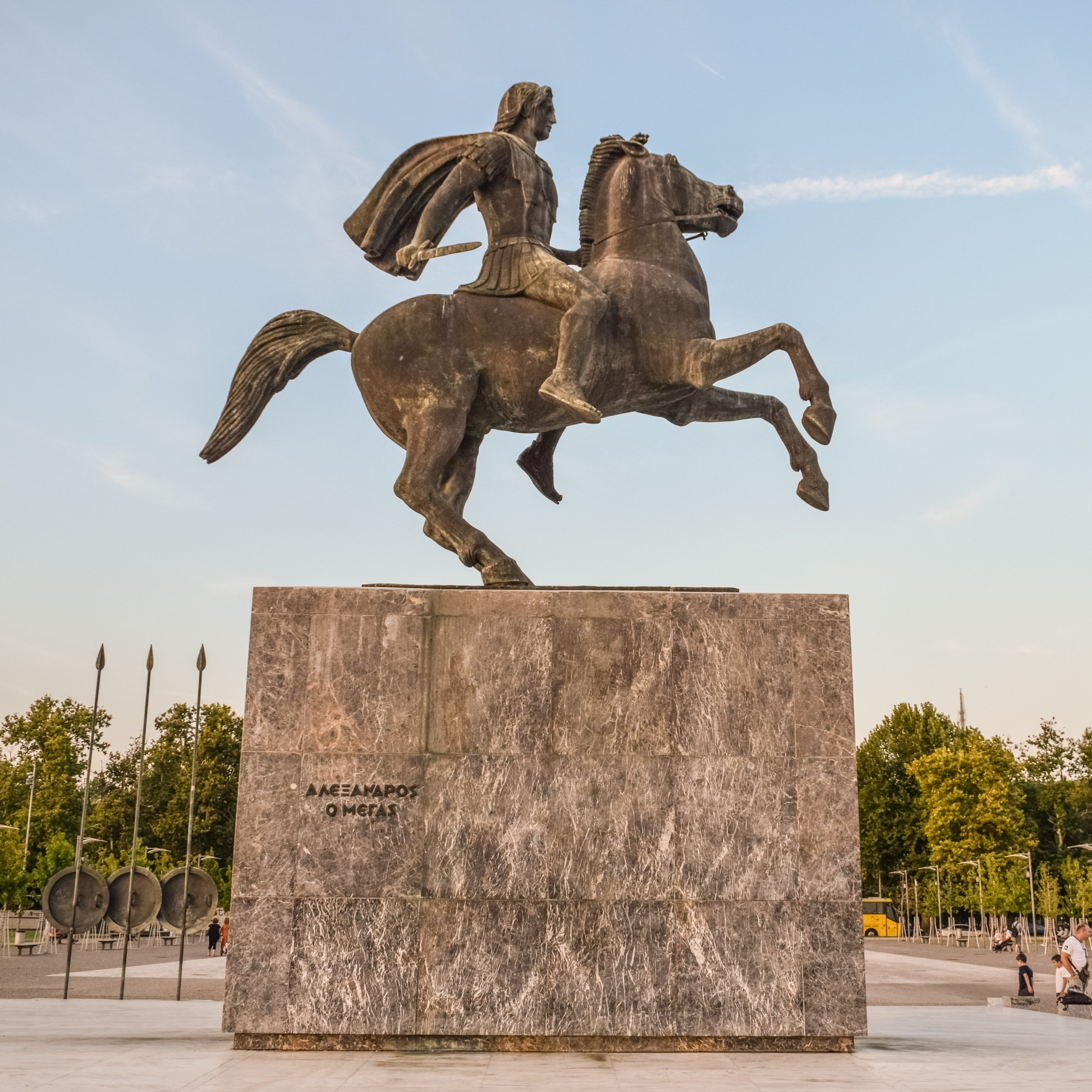 thessaloniki, concrete, brown, history, representation, no people, sky, the past, statue, male likeness, outdoors, memorial, alexander the great, tree, Phone HD Wallpaper
