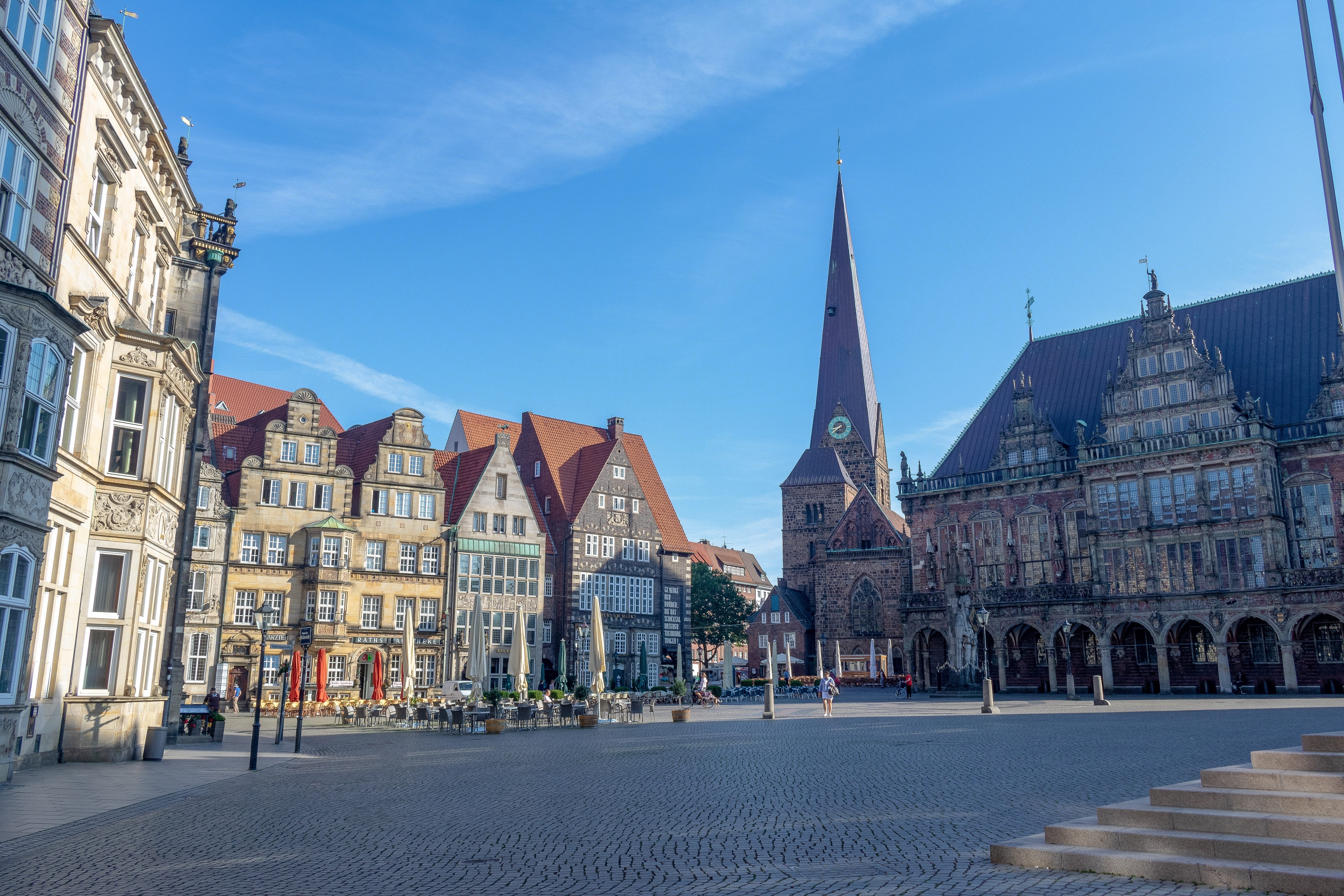 vacations, historic center, summer, town hall, belief, gothic style, place of worship, architecture, city, spire, the past, building exterior, nature, tourism, HD Wallpaper