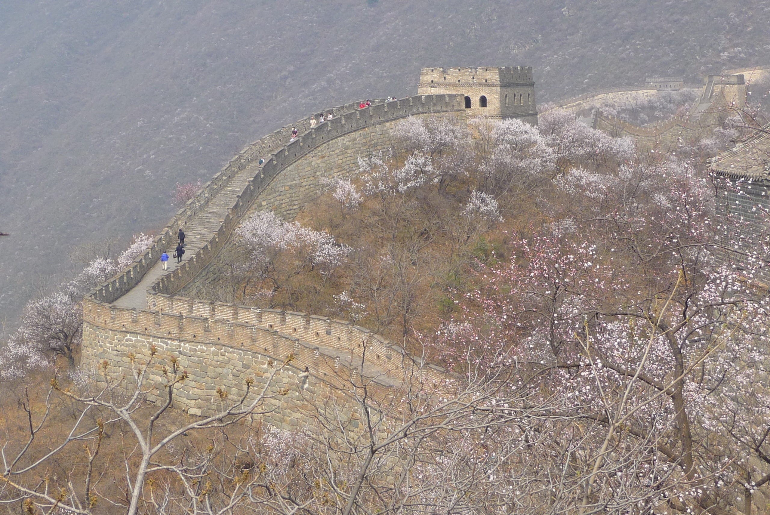 2K, incidental people, Ancient, mountain, border, fort, daytime, the past, transportation, travel destinations, history, day, tourism, outdoors, high angle view, HD Wallpaper