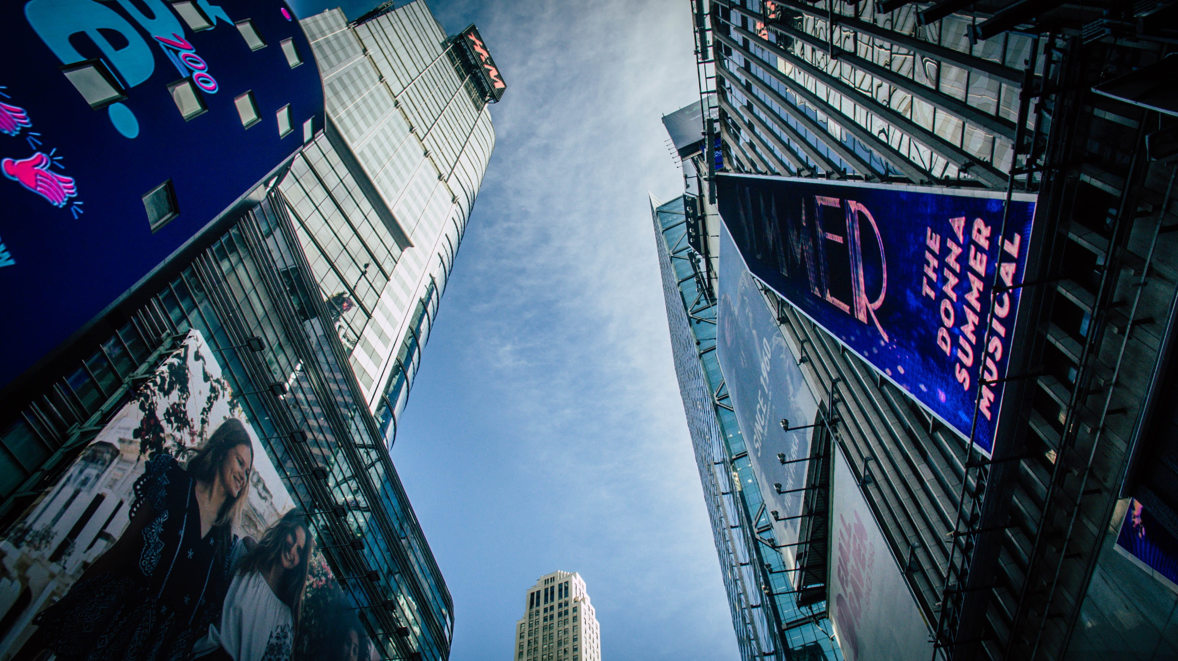 day, flag, financial district, office, person, 4K, subway, times square, arquitectura, building exterior, no people, residential district, reflection, HD Wallpaper
