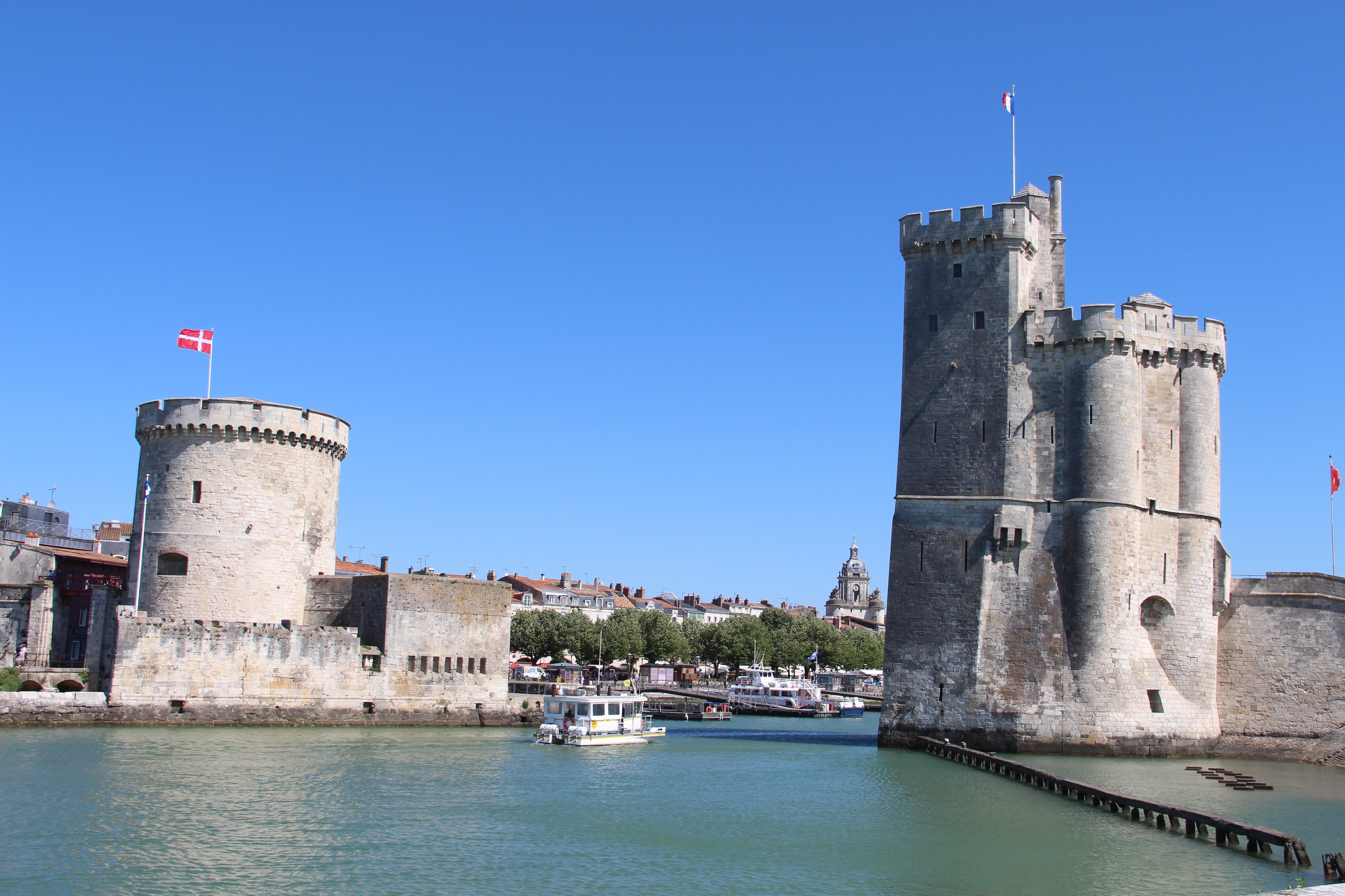 daytime, building exterior, day, river, travel, near, white, architecture, nature, no people, built structure, beige, fort, fortified wall, travel destinations, HD Wallpaper