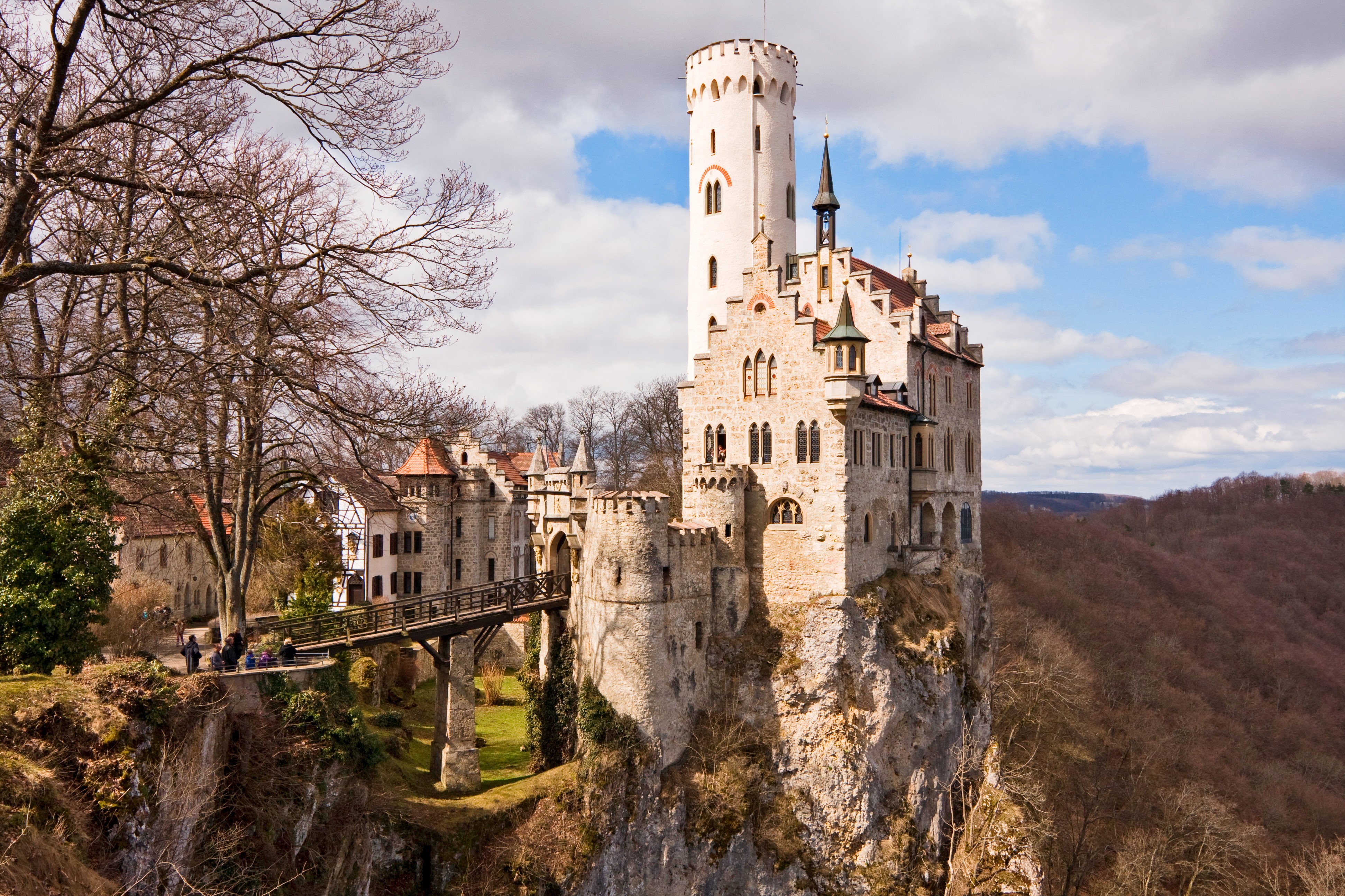 day, medieval, the middle ages, travel, Castle, cultures, cloud - sky, 4K, hill, building Exterior, tower, famous Place, outdoors, ancient, nature, built Structure, HD Wallpaper
