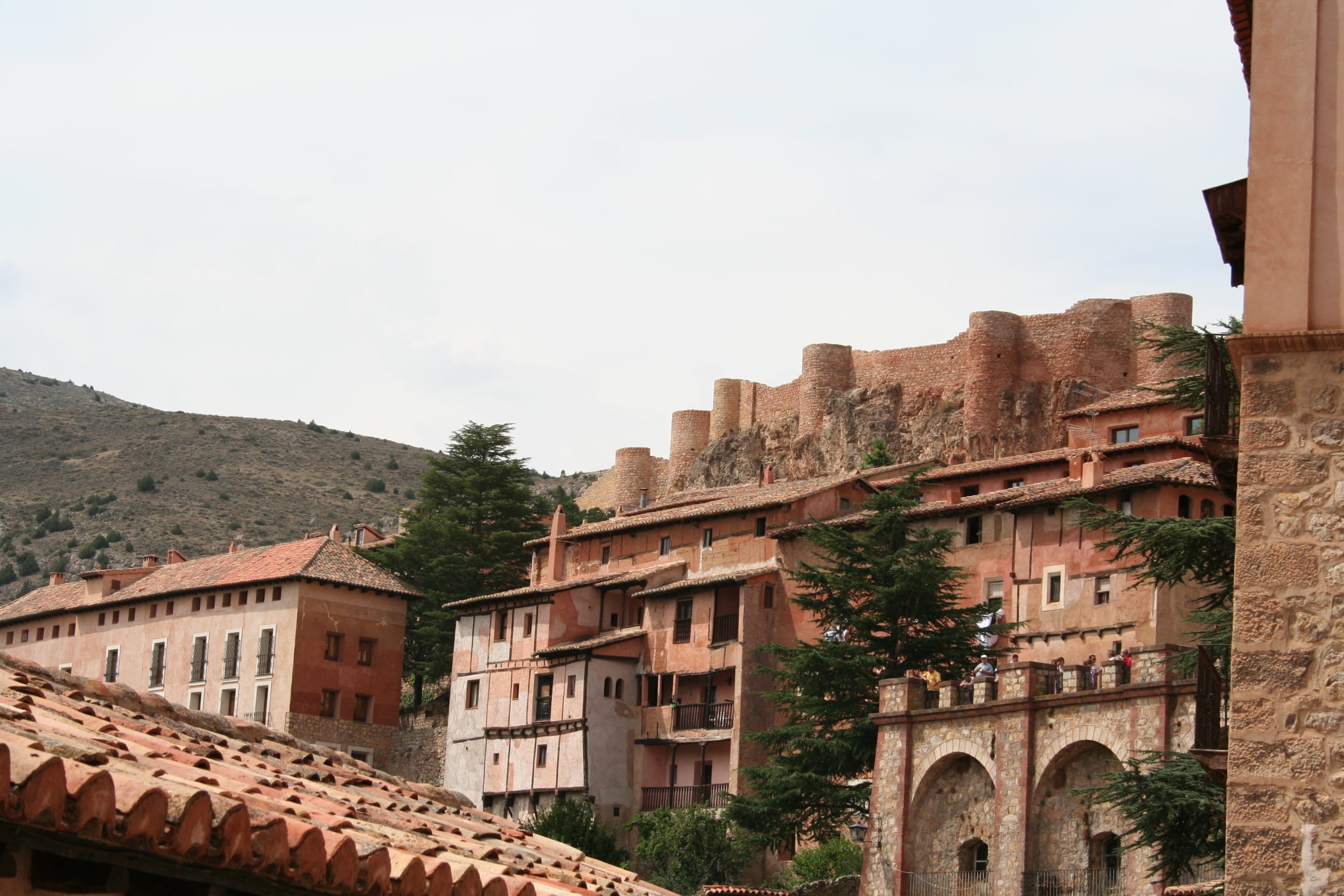 copy space, window, no people, the past, history, built structure, city, 1080P, aragón, turismo, building, architecture, murallas, low angle view, residential district, HD Wallpaper