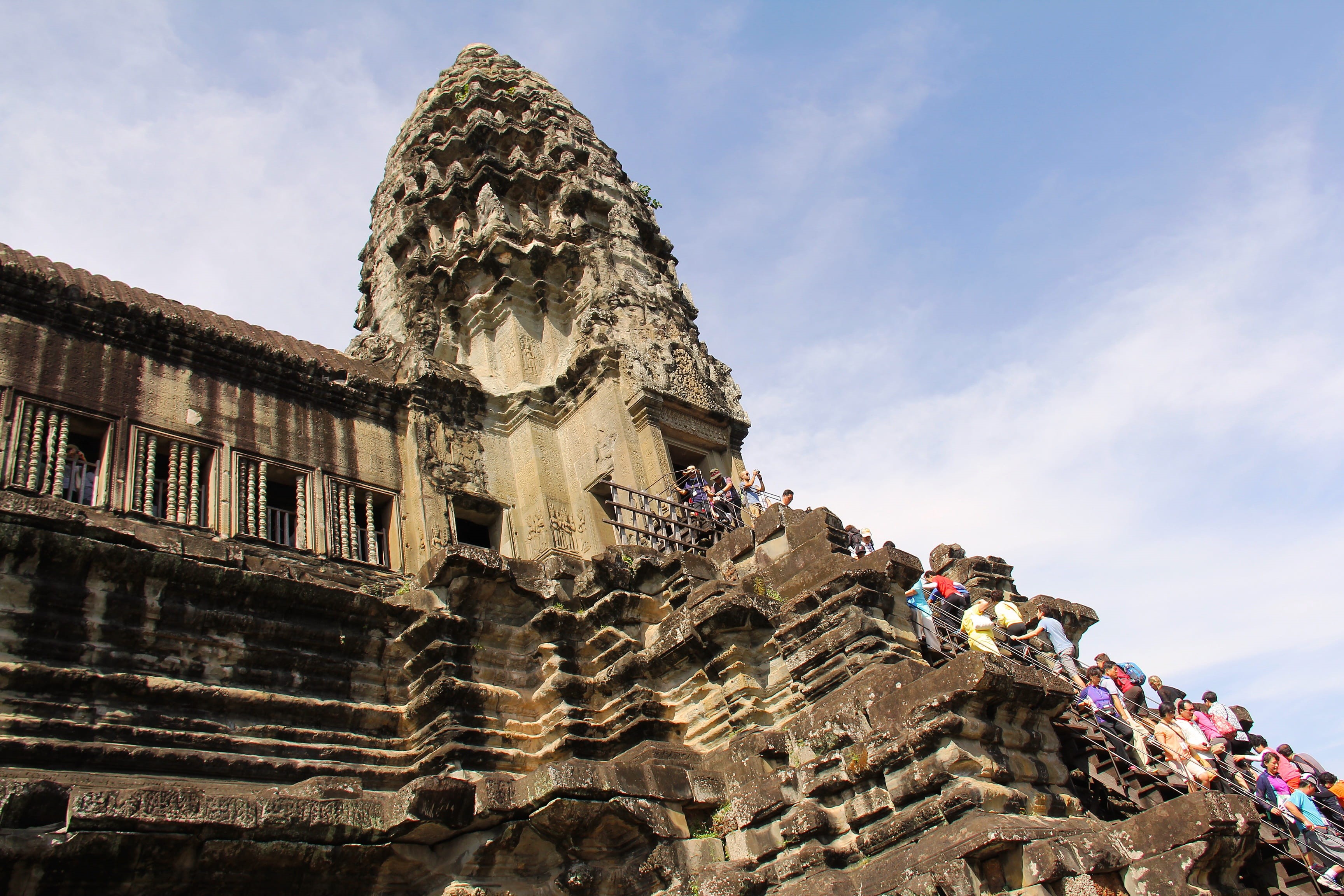 world, lifestyles, angkor wat temple, cambodia, seven wonders, the past, group of people, wonder, cloud - sky, old, day, real people, building exterior, HD Wallpaper