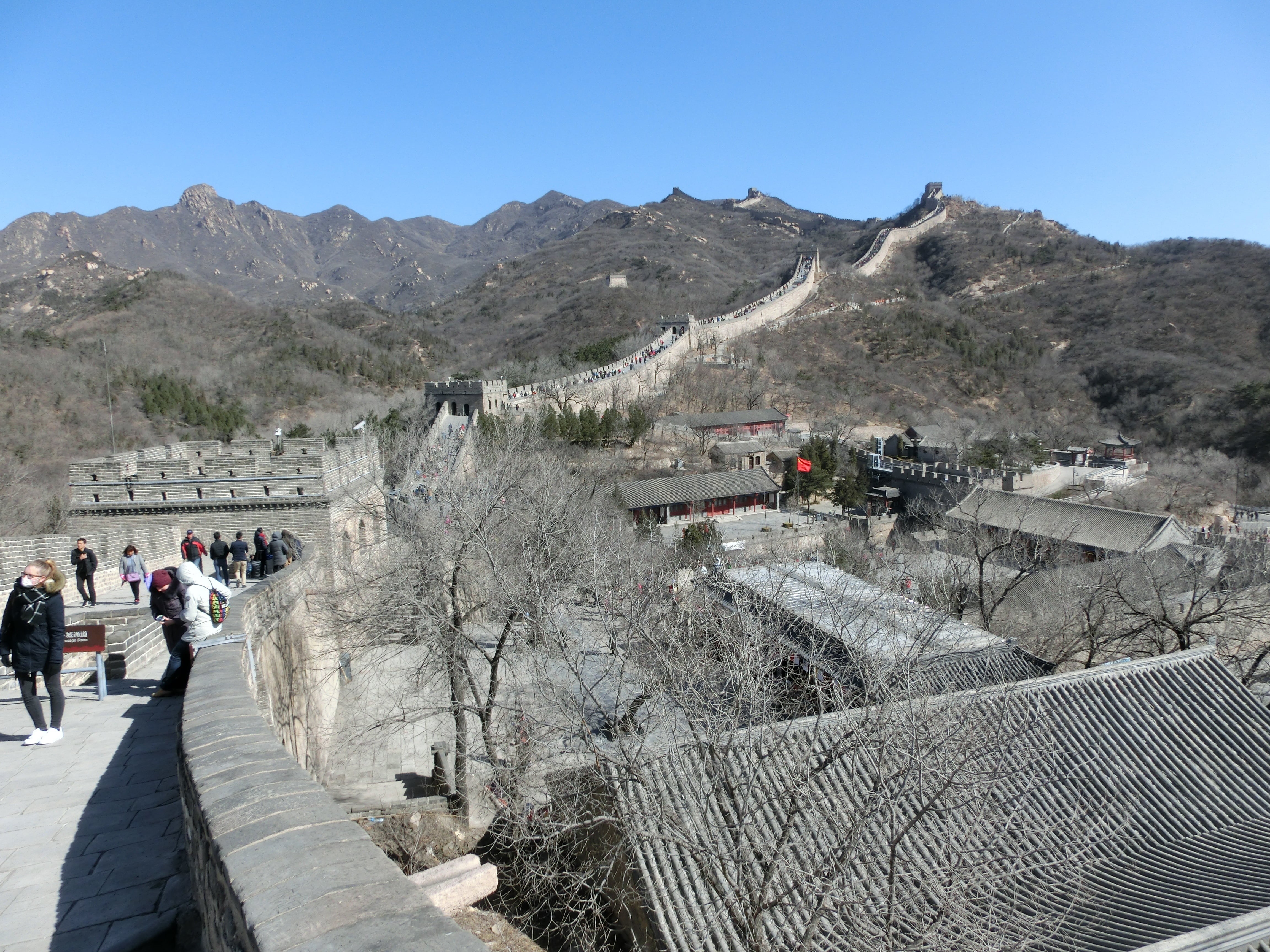 travel destinations, clear sky, real people, landmark, border, landscape, great wall, group of people, tourism, building exterior, places of interest, travel, HD Wallpaper