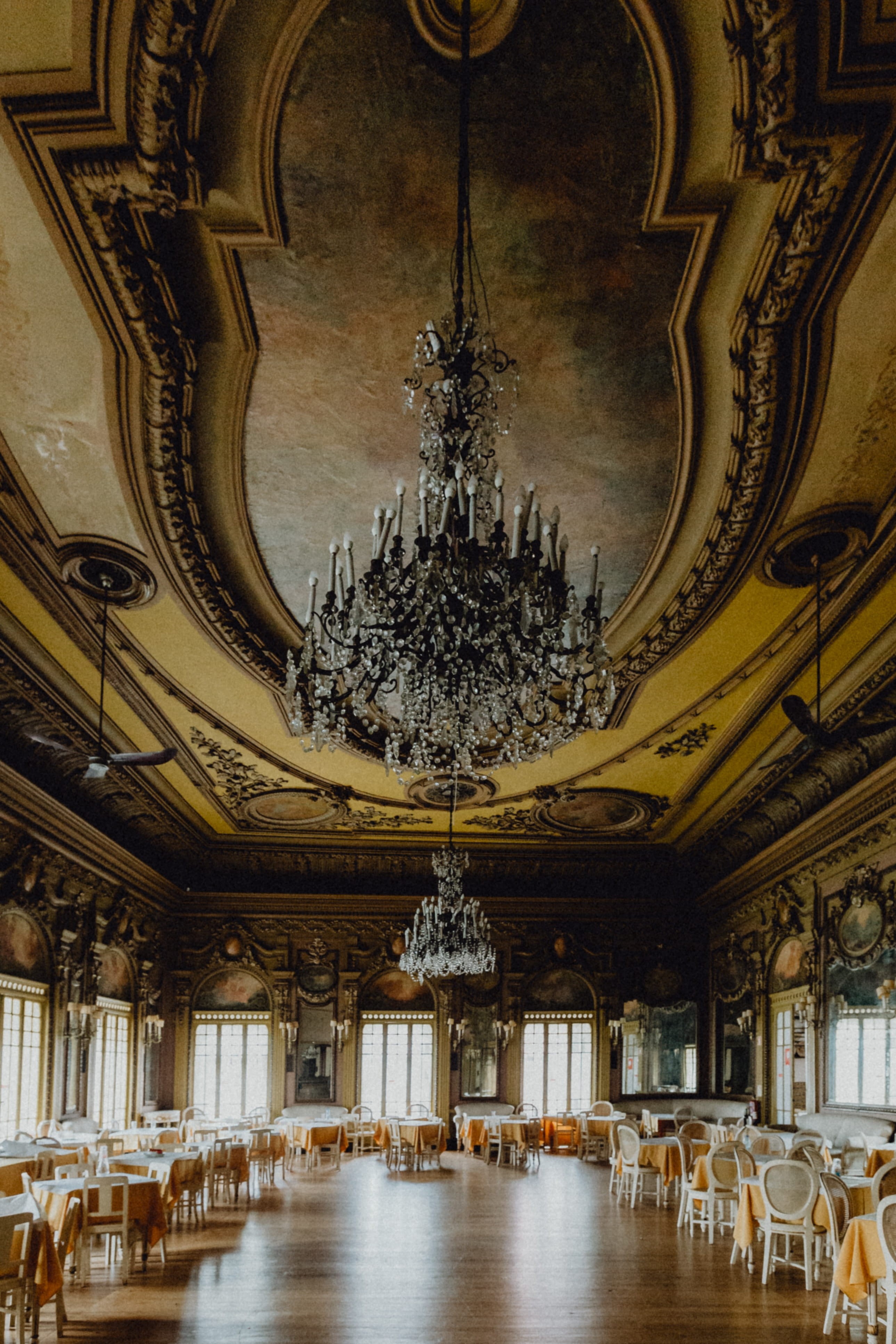 aisle, building, spirituality, fresco, casa, restaurant, history, Casa do Alentejo, lisboa, ornate, alentejo, lighting equipment, Palacio Alverca, belief, Phone HD Wallpaper
