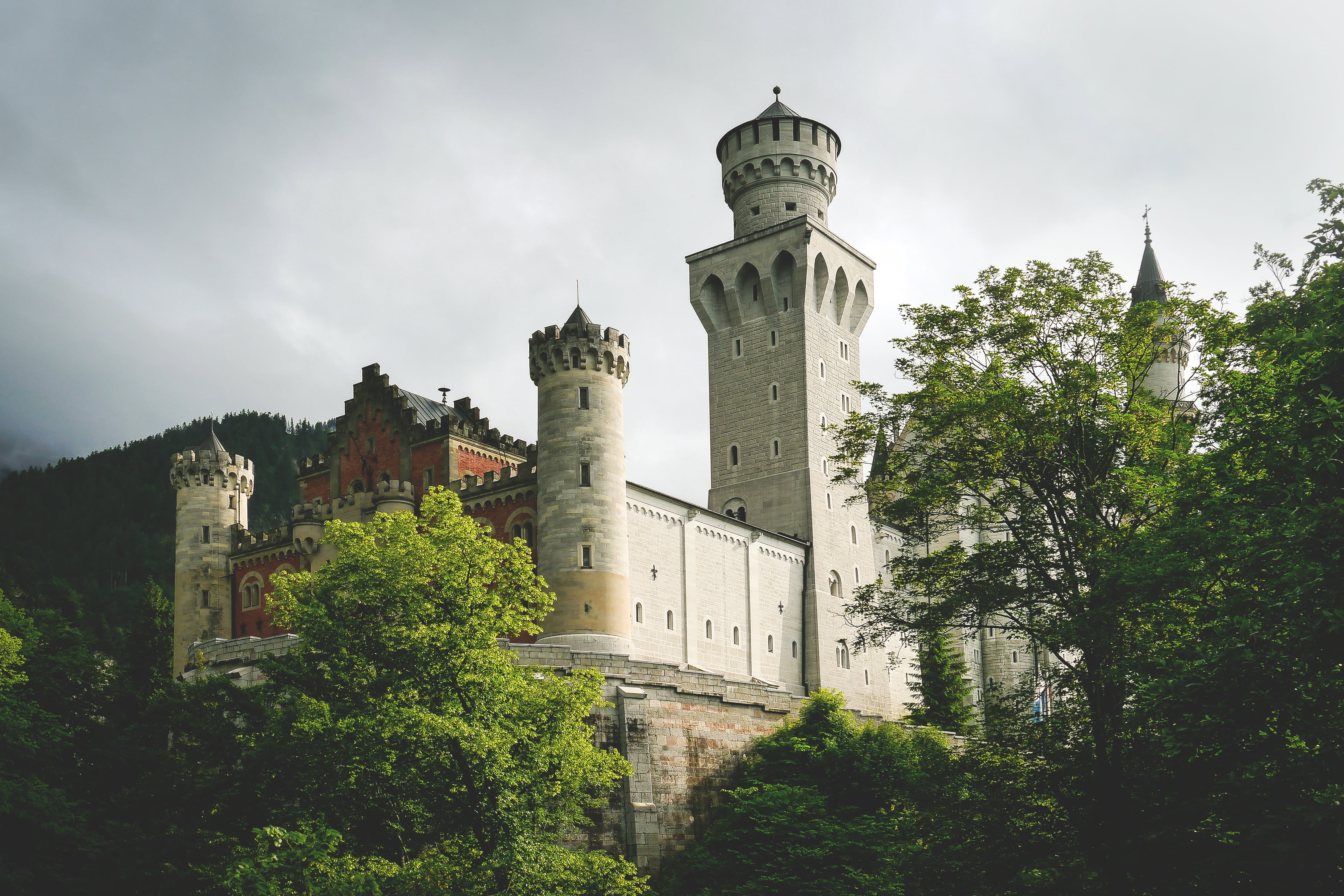 4K, building exterior, cloud - sky, bavaria, castle, landmark, travel destinations, sky, place of worship, city, tree, brown, building, kristin, impressive, HD Wallpaper