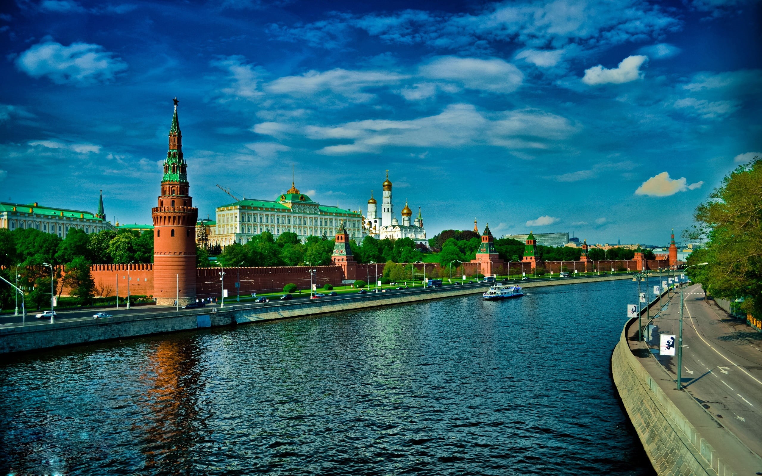 water, day, dome, cruise, building Exterior, summer, city, urban Scene, moscow, urban Skyline, tourism, bridge - man made structure, russia, spire, dusk, HD Wallpaper