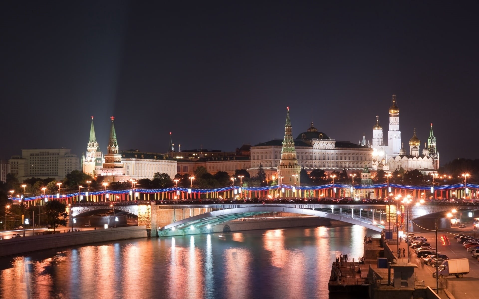 bridge - Man Made Structure, multicolored, urban Scene, europe, tourism, religion, reflection, travel Destinations, sky, urban Skyline, blue, moscow, night, HD Wallpaper