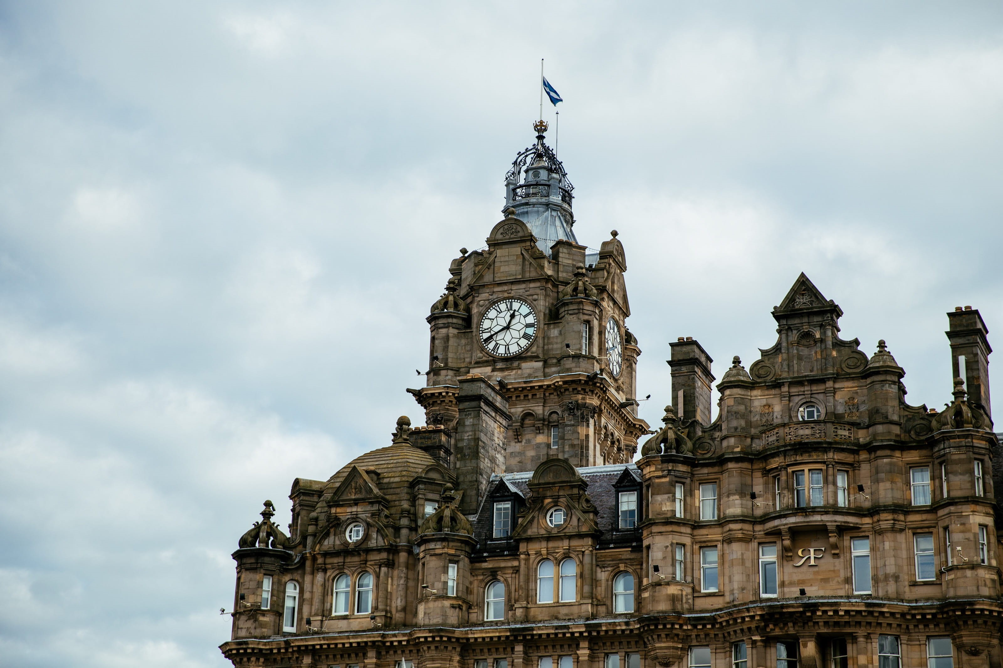 architectural, vacation, tower, tourist, building, history, scotland, stone, accommodation, architecture, no people, religion, old, luxurious, uk, cloud - sky, HD Wallpaper