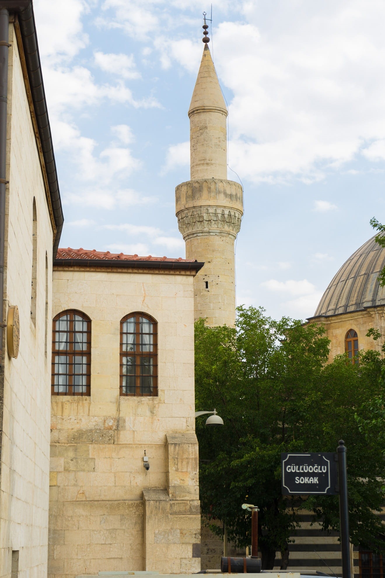 spire, mosque tower, travel, spirituality, places of interest, dome, 1080P, religion, low angle view, city, building exterior, antep, arabic, islam, place of worship, Phone HD Wallpaper