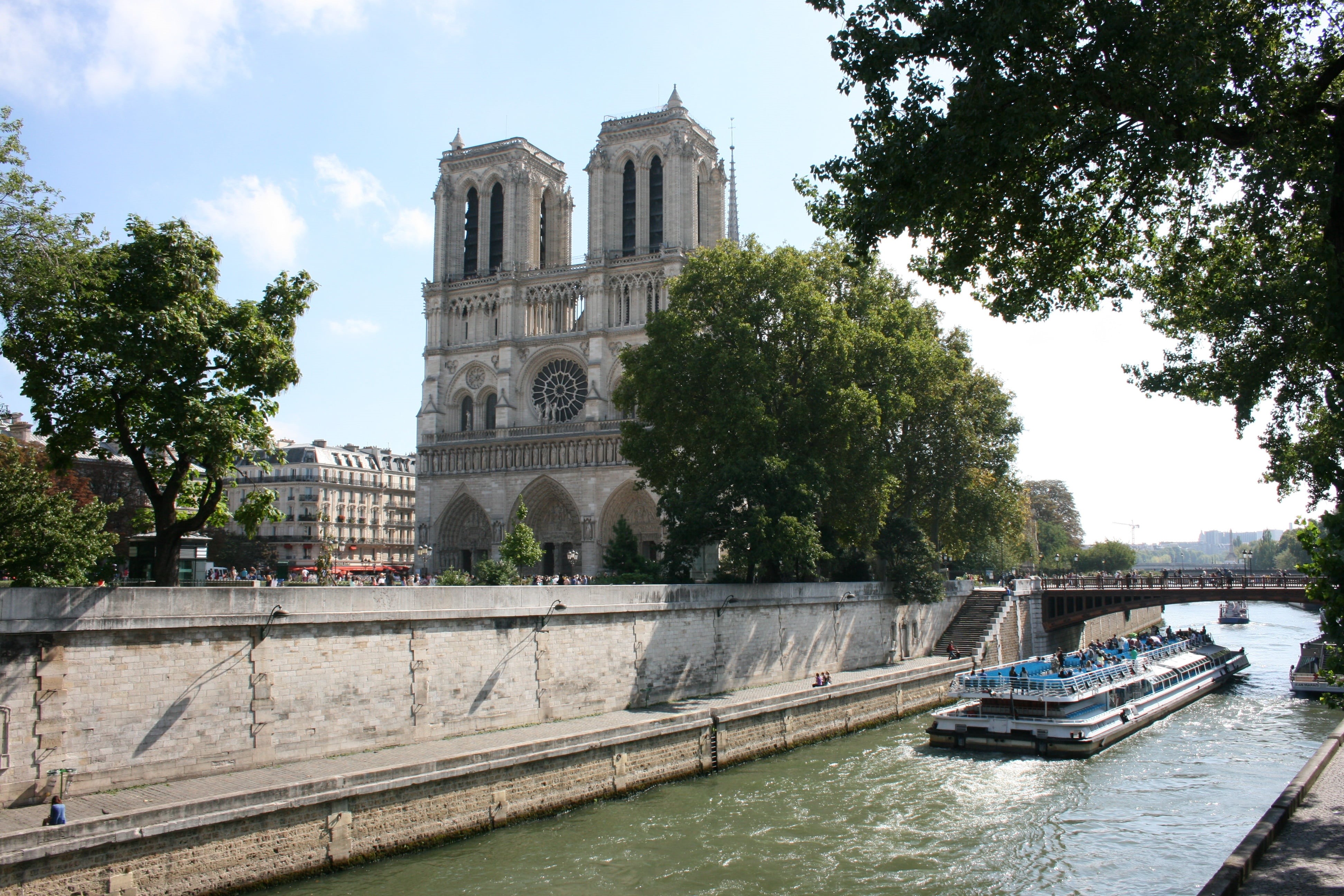 river, architecture, plant, mode of transportation, outdoors, nature, religion, 4K, sky, boat, day, place of worship, no people, nautical vessel, notre dame, HD Wallpaper