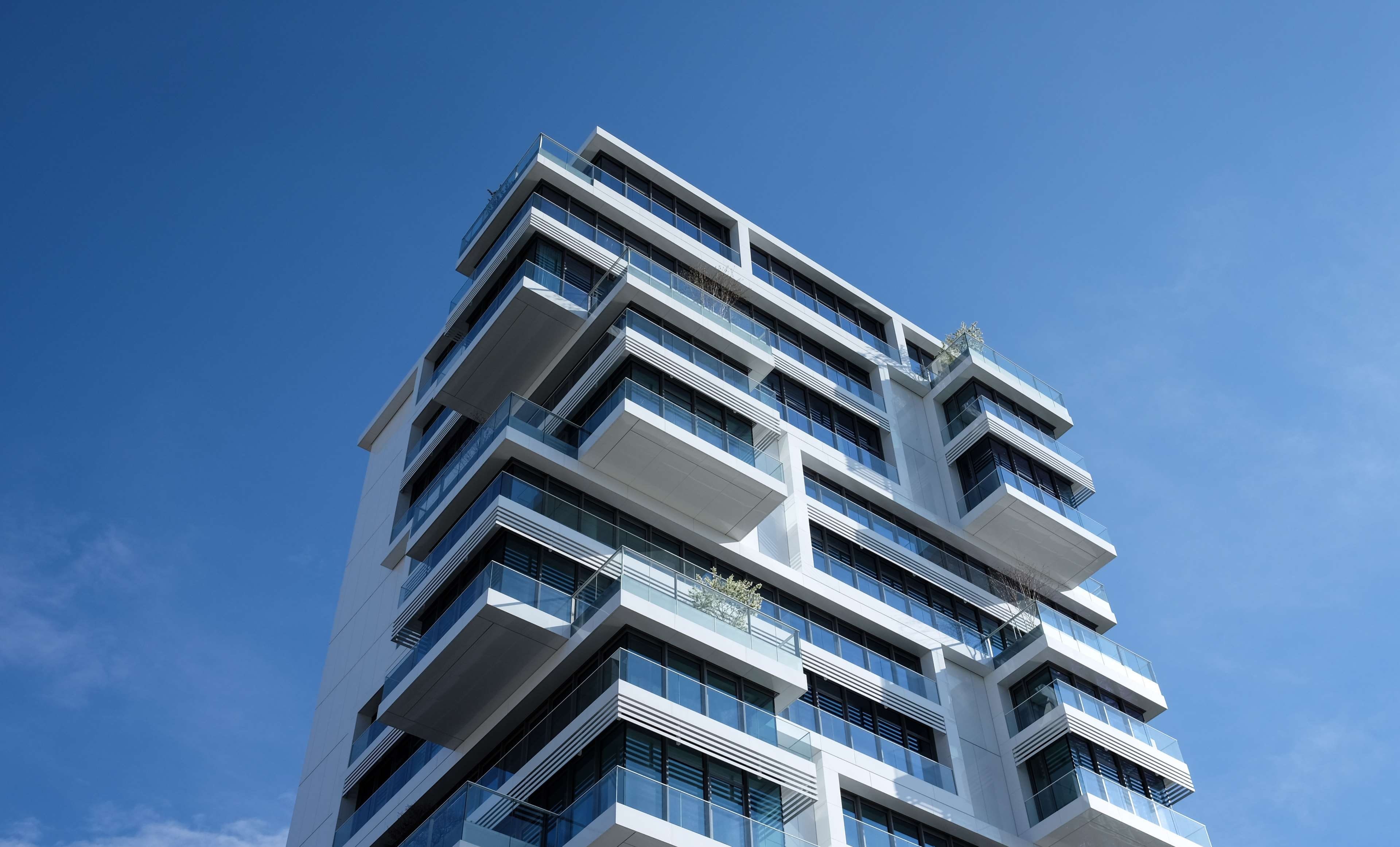 architecture, concrete, apartment, modern, built structure, outdoors, window, building exterior, 4K, balconies, tall - high, appartment building, condo, HD Wallpaper