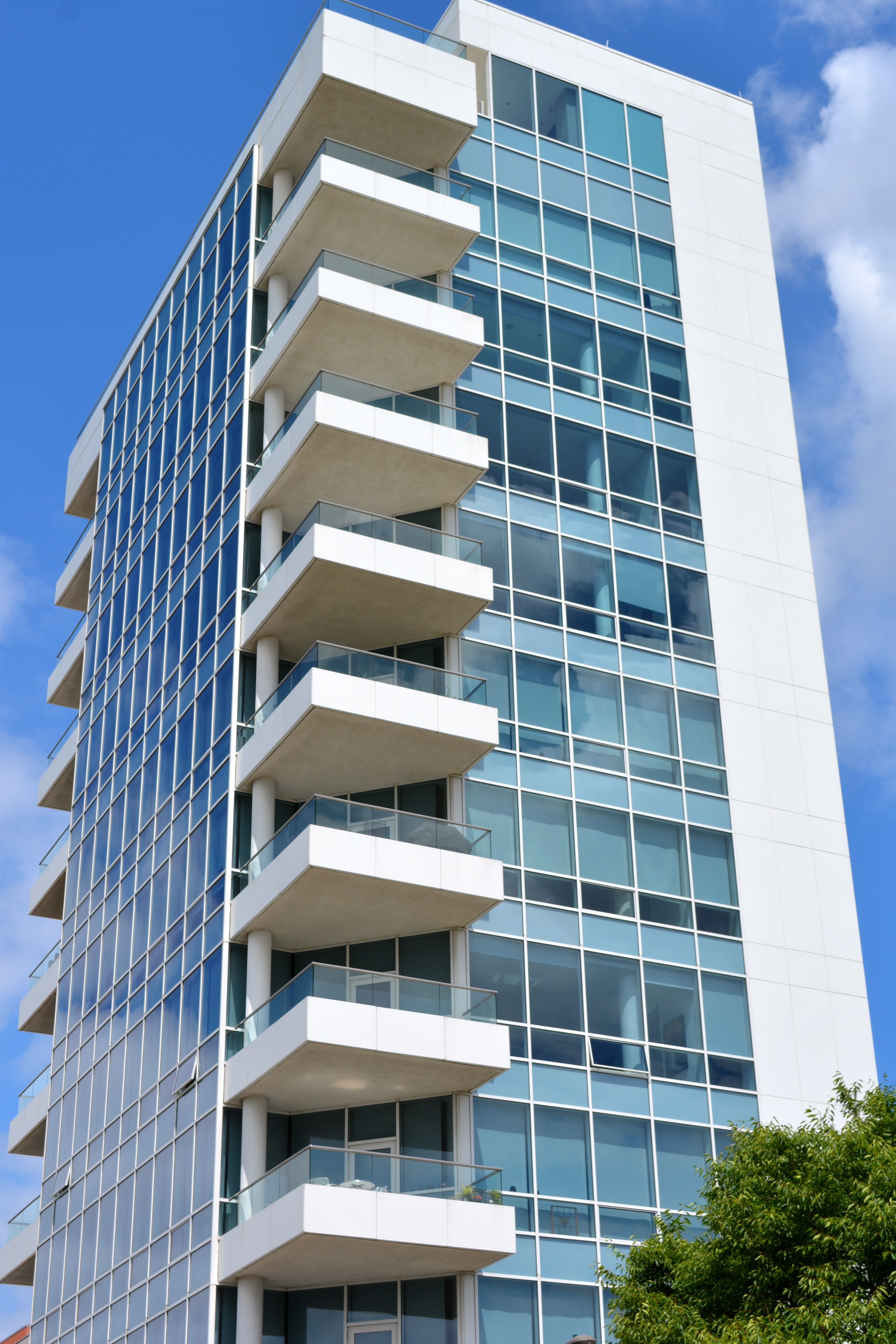 office, facade, day, house, home, Apartment Building, residential, tall - high, building exterior, philadelphia, condominium, luxury, skyscraper, angle, Phone HD Wallpaper