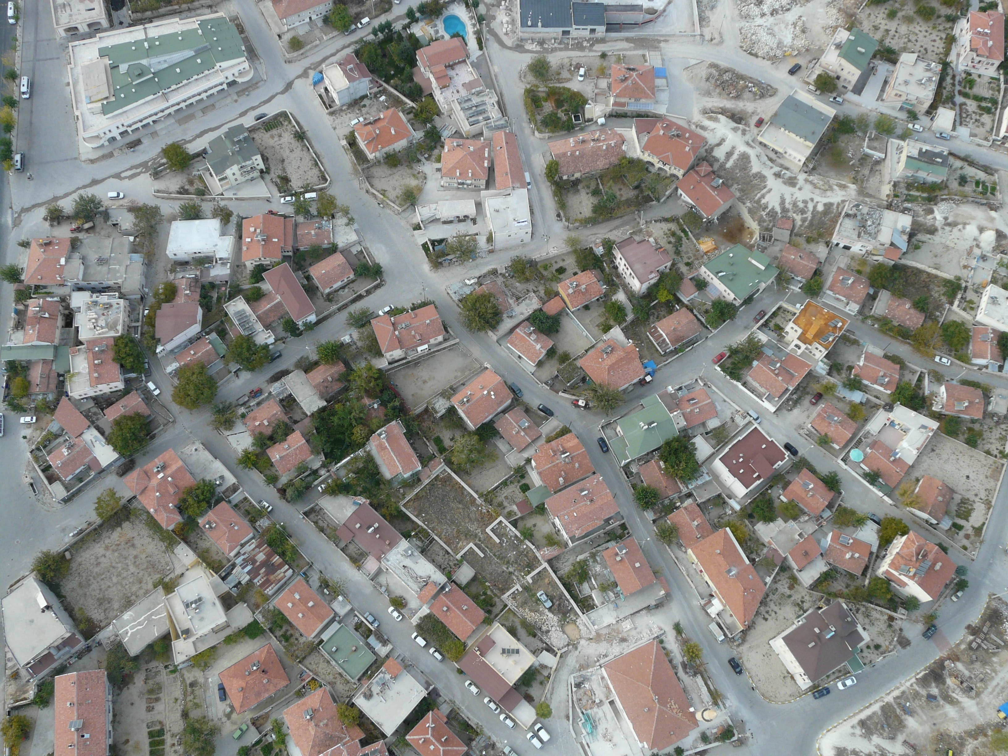 community, building exterior, houses, residential area, built structure, urban Scene, roofs, photo, daytime, Turkey, roof, no people, streetscape, backgrounds, HD Wallpaper