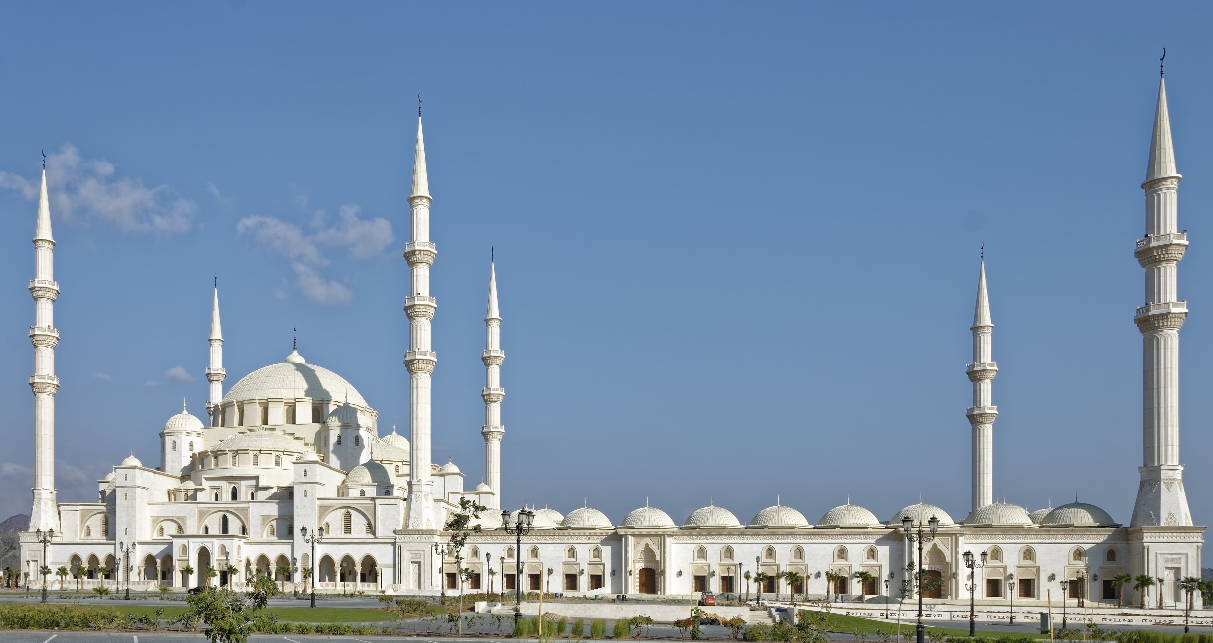 4K, u a e, day, architecture, history, building exterior, sky, great mosque, religion, built structure, travel, dome, architectural column, the past, tourism, HD Wallpaper