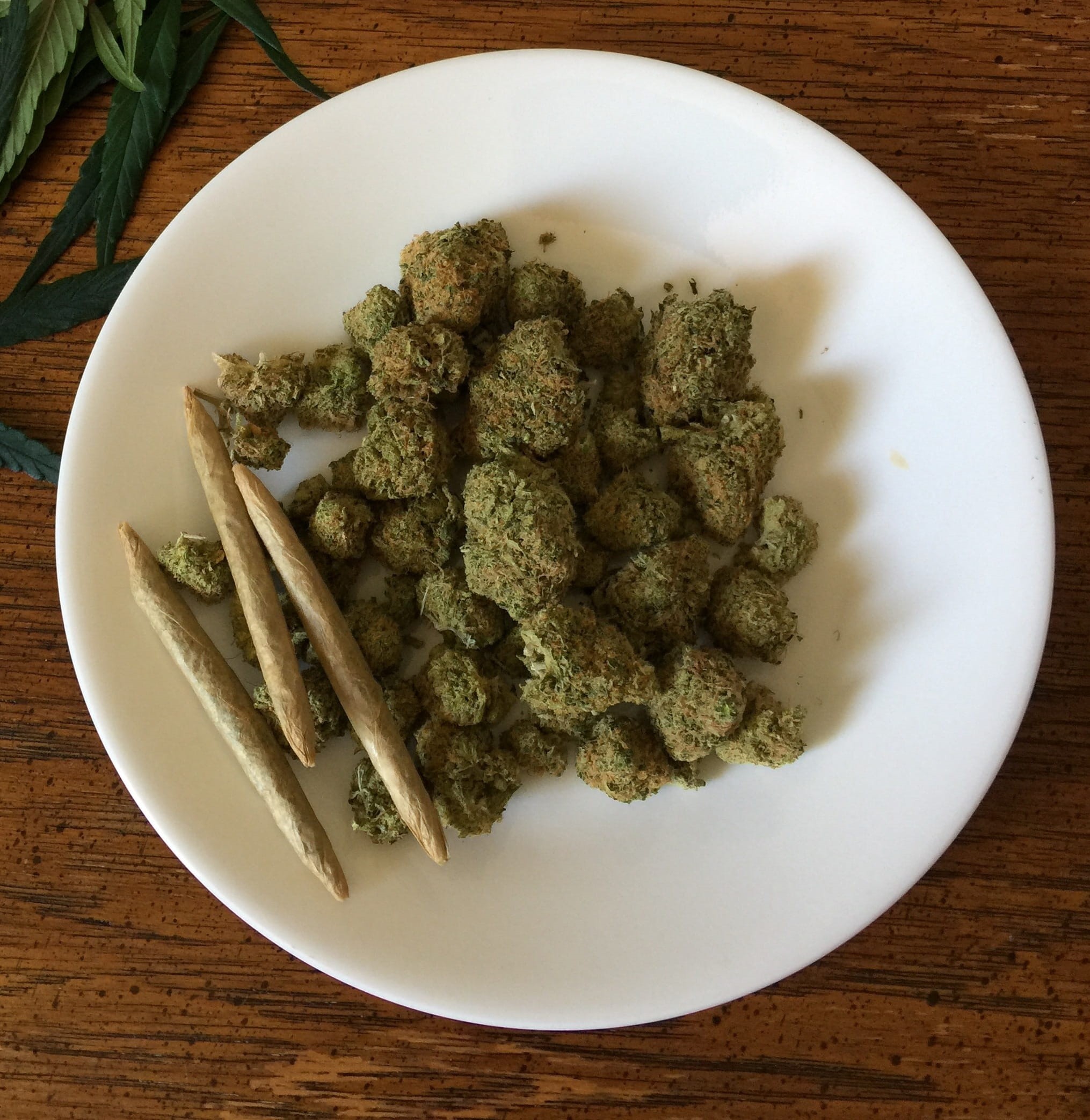 fried, herb, food and drink, green, medicine, wood - material, weed, medicinal, food, crockery, smoke, pot, drug, cannabis, table, serving size, close-up, Phone HD Wallpaper