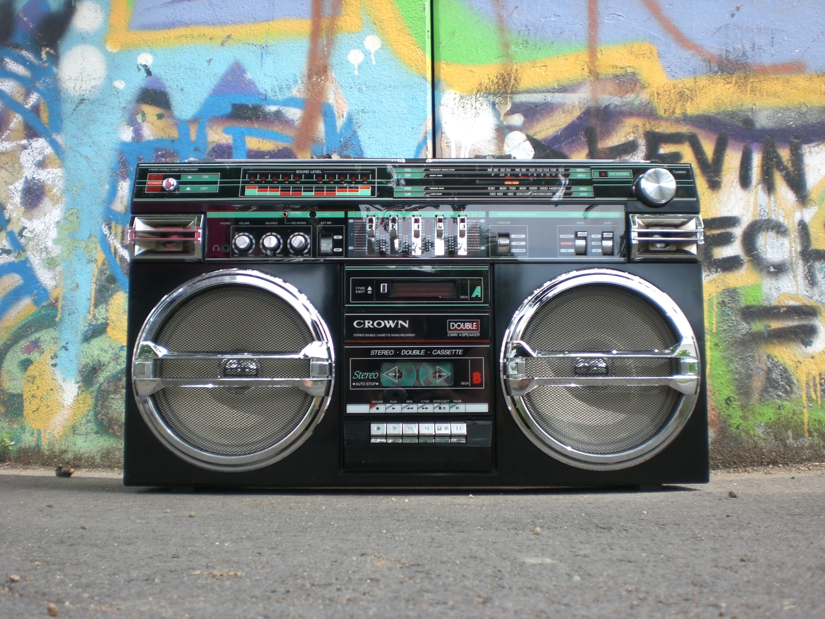 metal, crown, black, 2K, ghettoblaster, wall - building feature, graffiti, communication, technology, wall, close-up, radio recorder, old school, arts culture and entertainment, HD Wallpaper