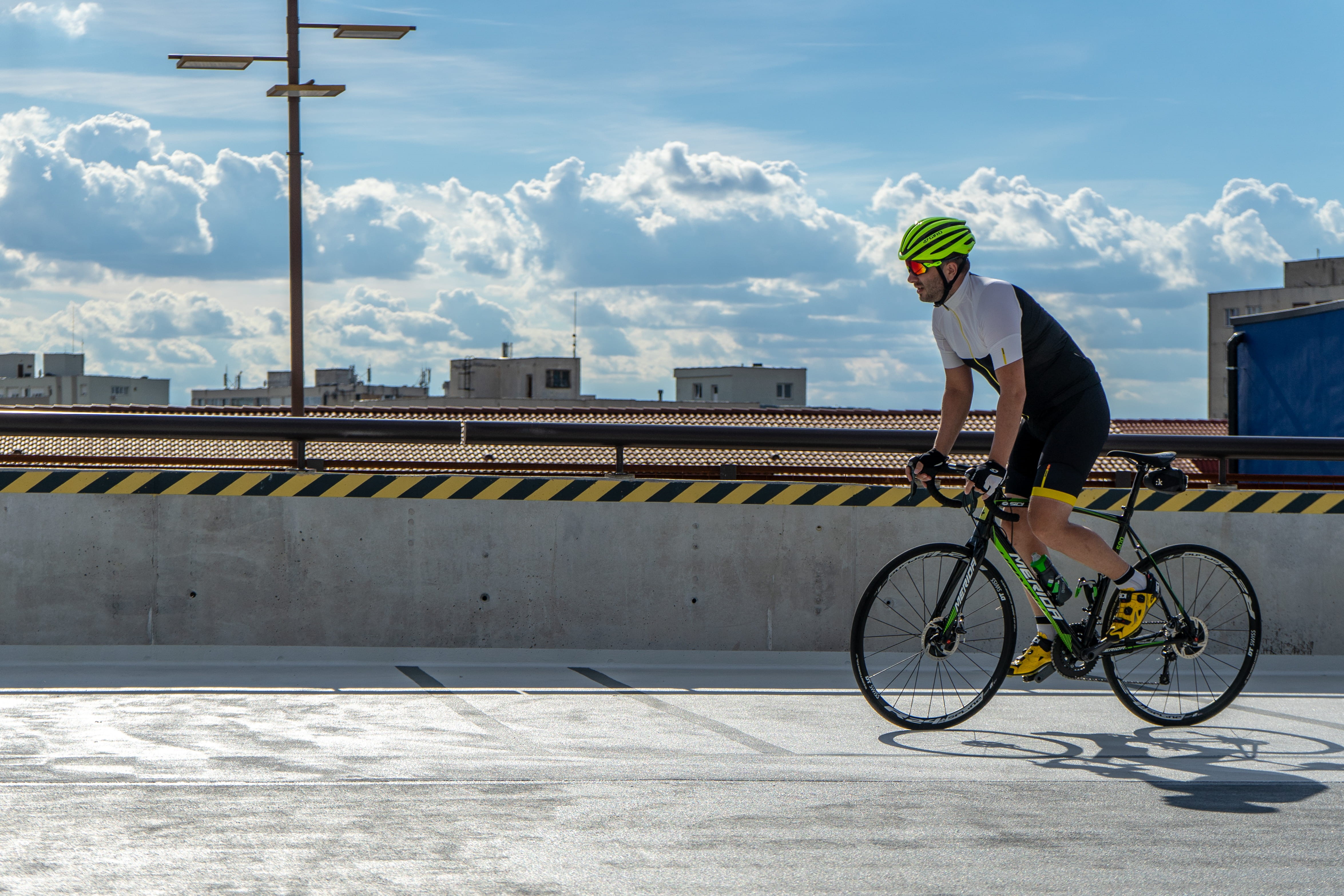 architecture, transportation, mode of transportation, men, racing bike, man, real people, shadow, people, urban, leisure activity, day, human, land vehicle, HD Wallpaper