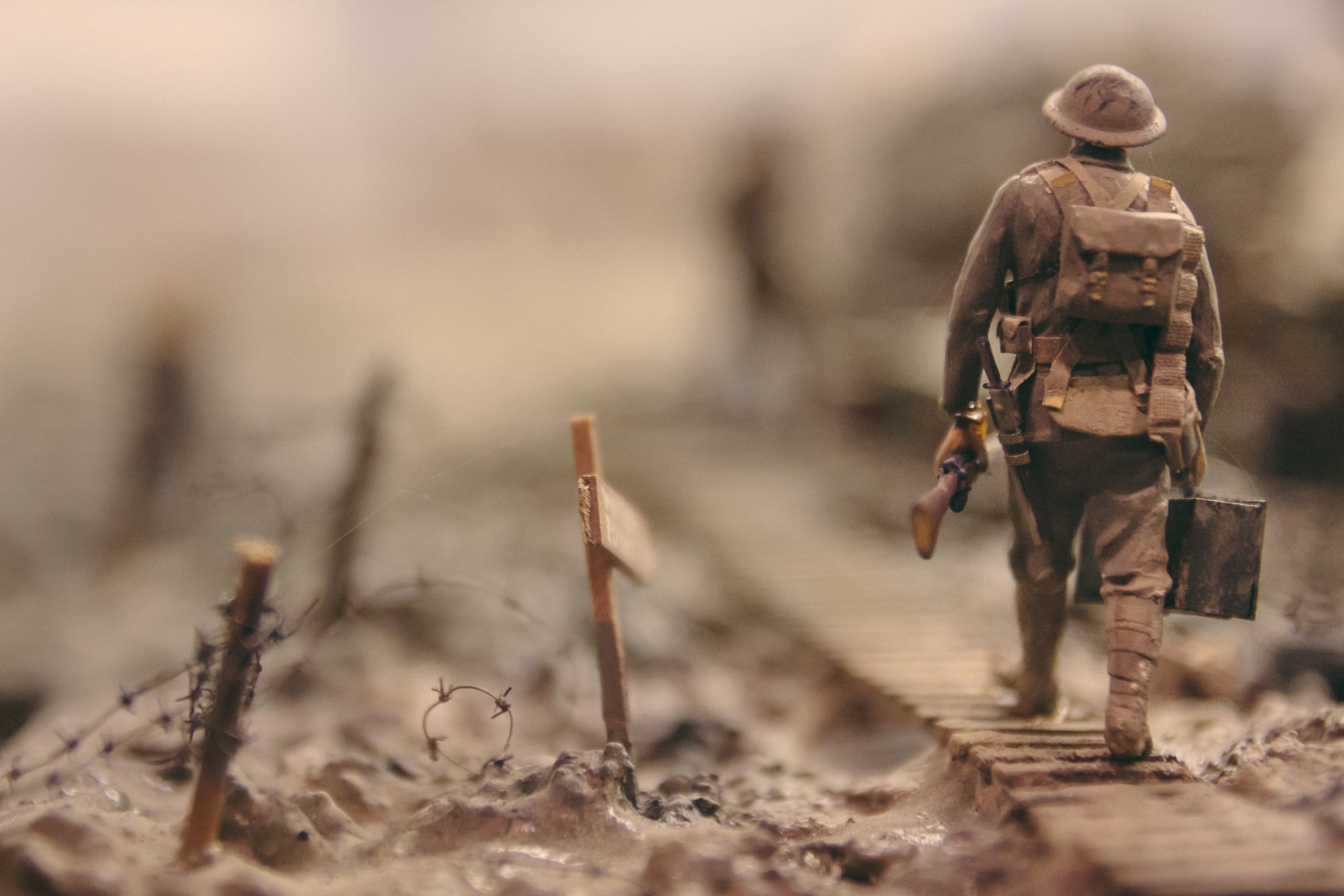 model, carrying, outdoors, miniature, adult, fighting, nature, ammunication, selective, military, wooden, shallow, uniform, figurine, gun, Army, weapon, HD Wallpaper