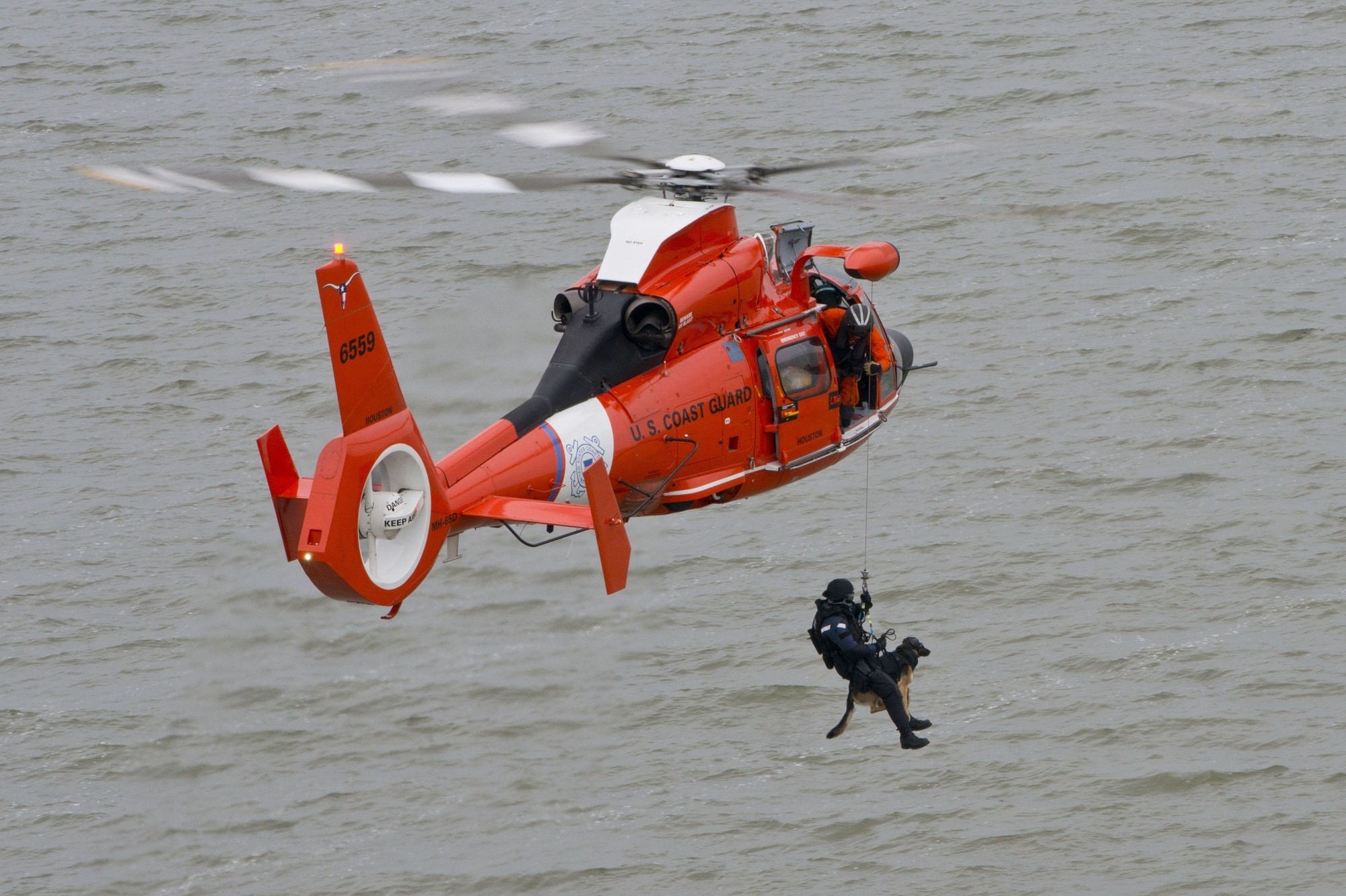 mission, sport, adventure, saving, men, day, helo, red, sea, nature, rescue, usa, emergency, real people, transportation, rope, chopper, mode of transportation, HD Wallpaper
