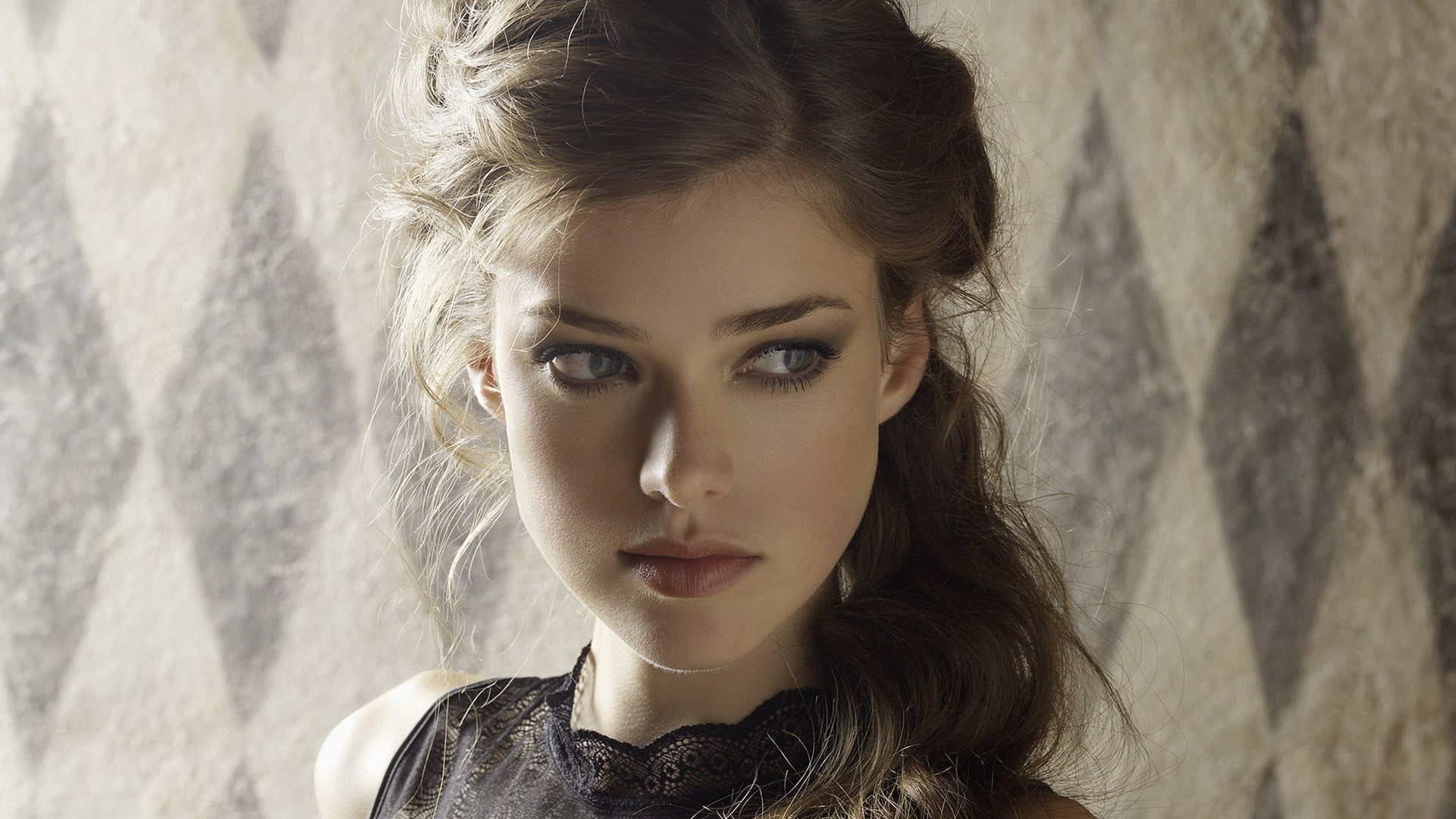 body part, hairstyle, headshot, young adult, elegance, brunette, 1080P, beauty, young women, looking, long hair, beautiful people, face, contemplation, HD Wallpaper