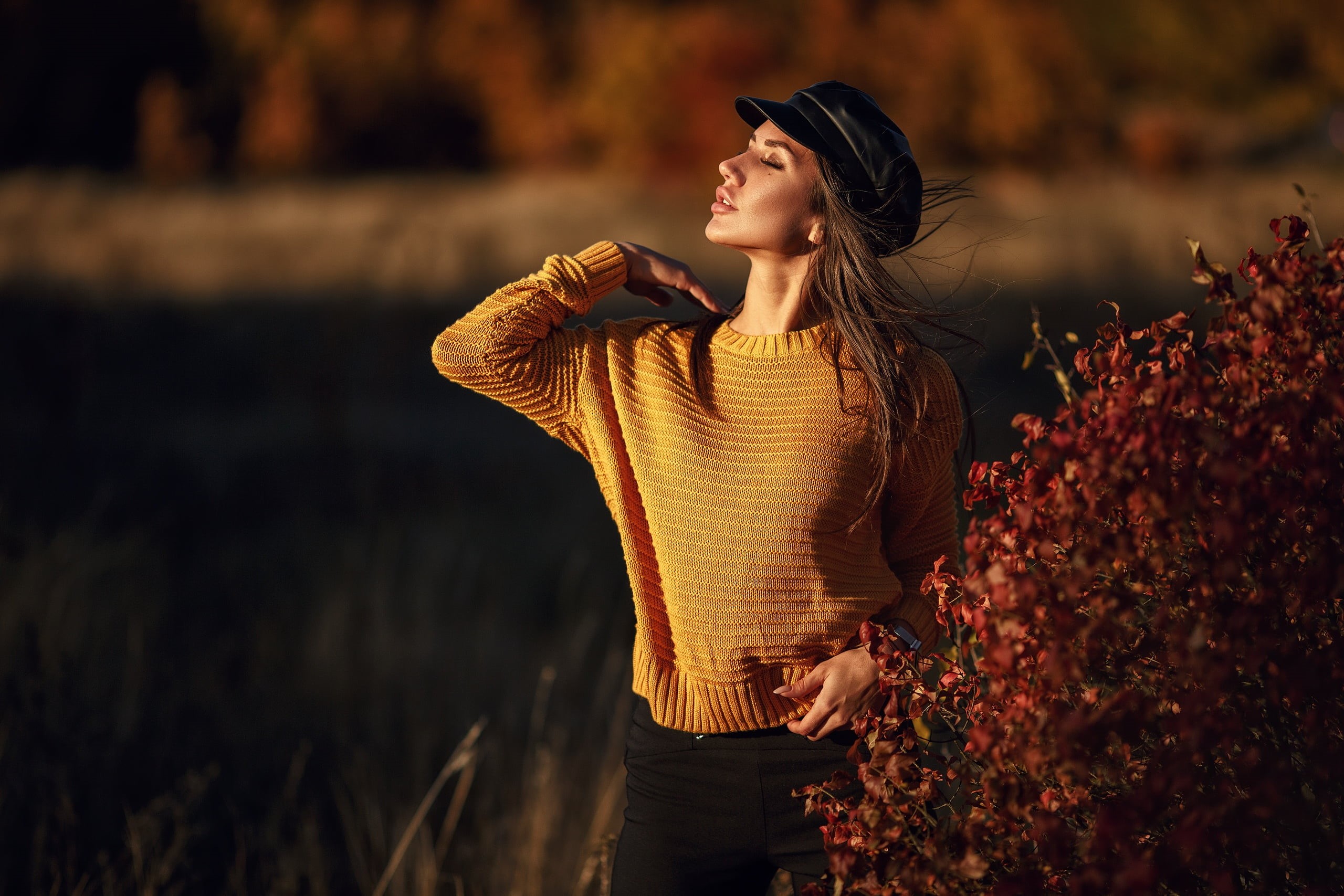 berets, brunette, young adult, women outdoors, plant, hair, nature, one person, beautiful woman, women, focus on foreground, outdoors, young women, adult, HD Wallpaper