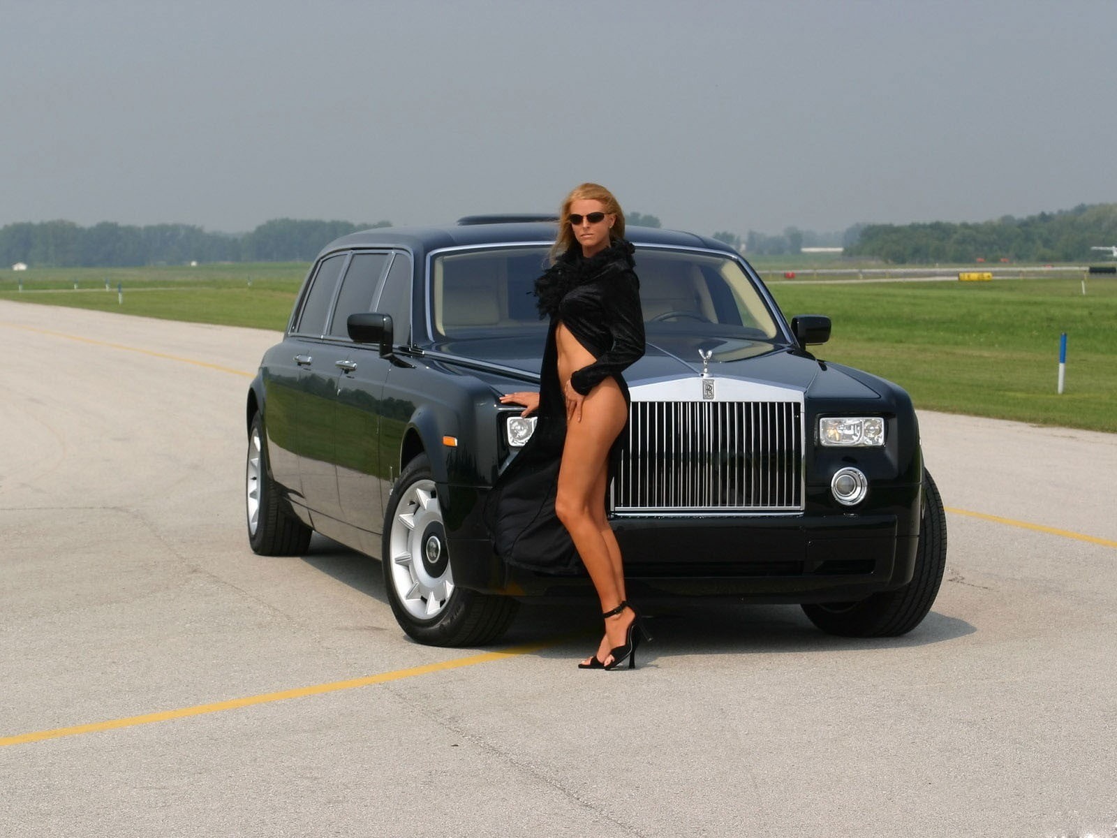 standing, luxury, day, females, 720P, s, adult, Airport, beauty, women, elegance, casual clothing, portrait, car, leisure activity, black, street, dress, HD Wallpaper