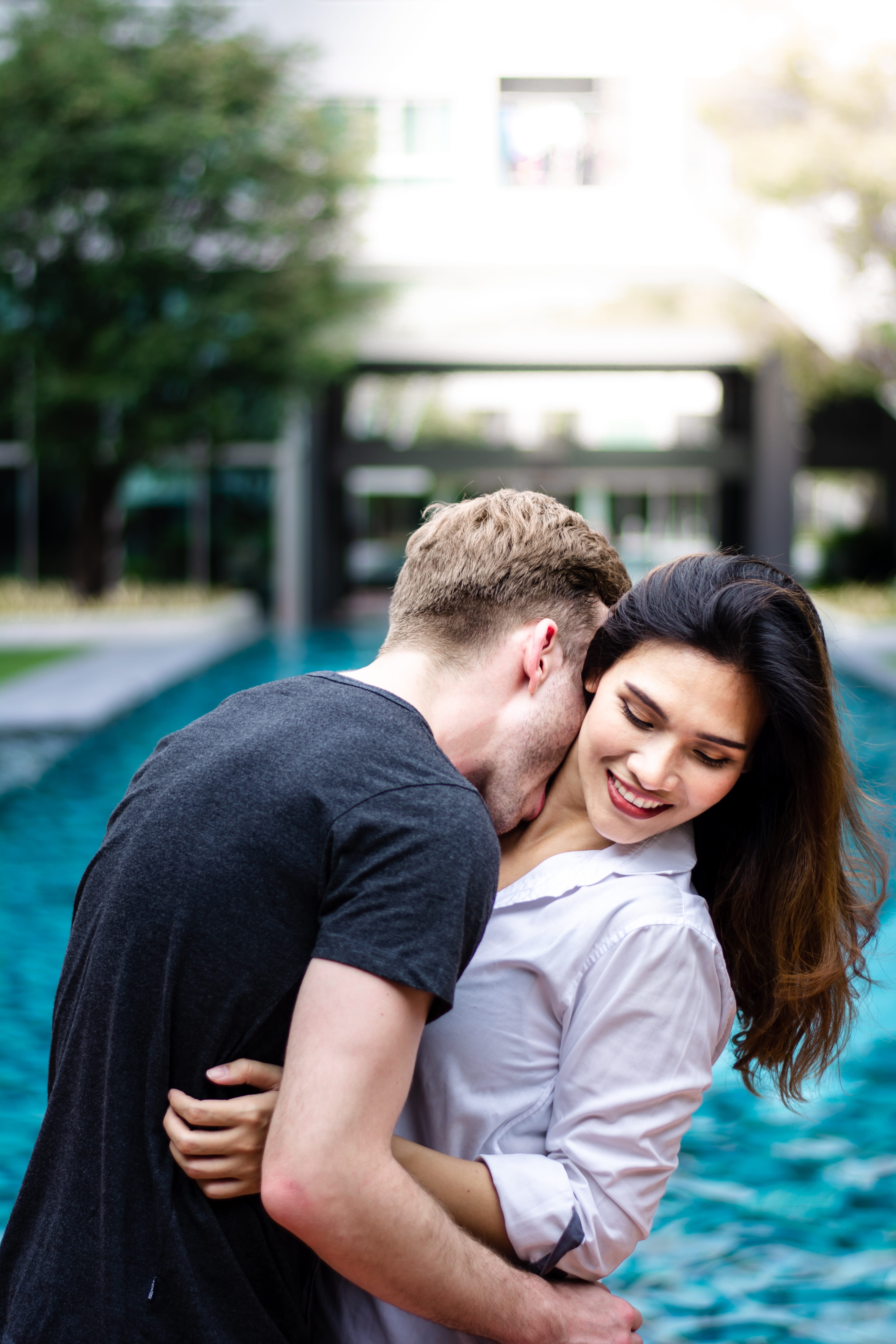 5K, people, daytime, pool, real people, young women, blurred background, couple, young adult, smiling, together, heterosexual couple, young men, leisure activity, Phone HD Wallpaper