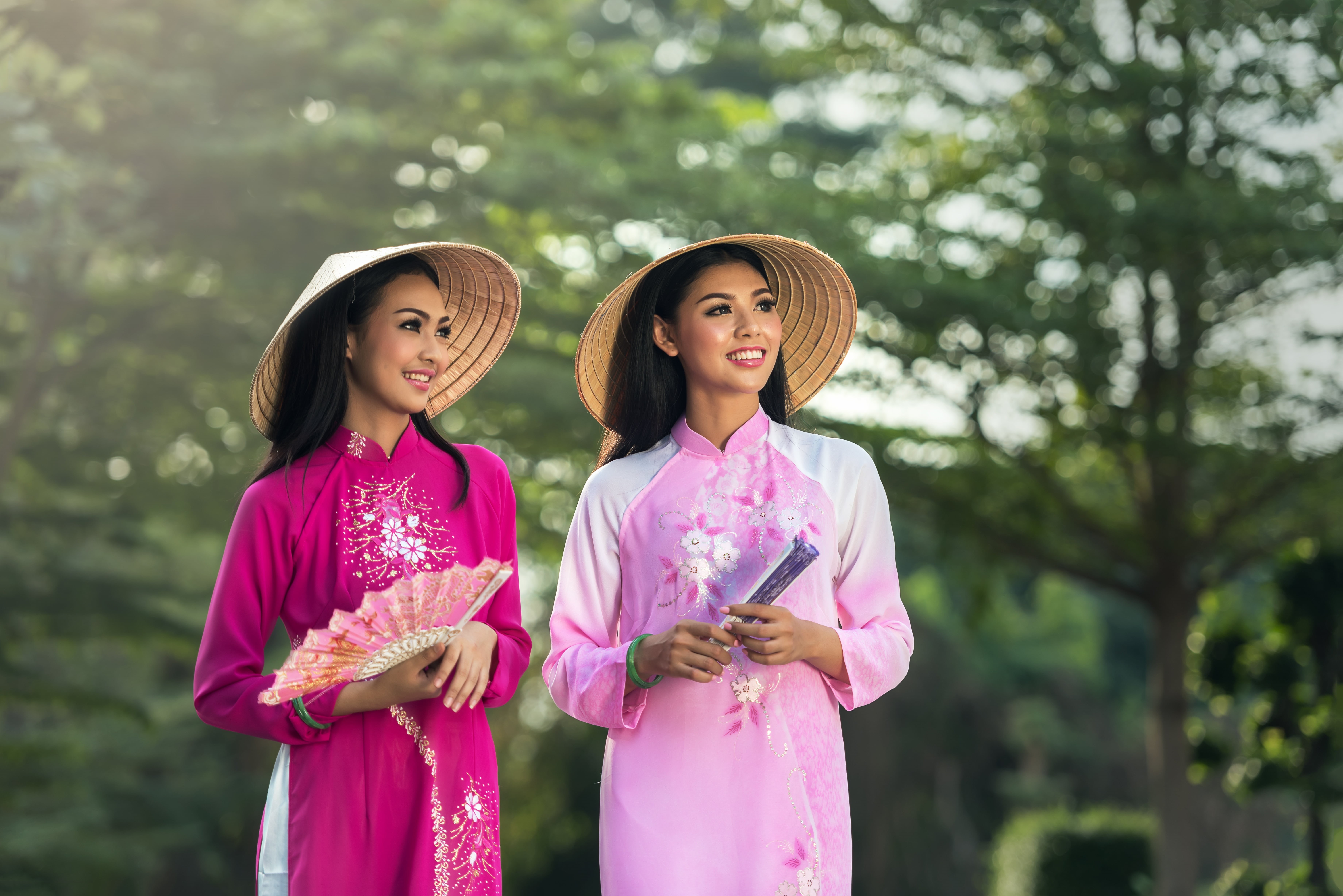 golf club, pink, young women, break my heart, outdoors, tree, women, asia, positive emotion, thailand, two, plant, young adult, long, sorry to hear that, HD Wallpaper