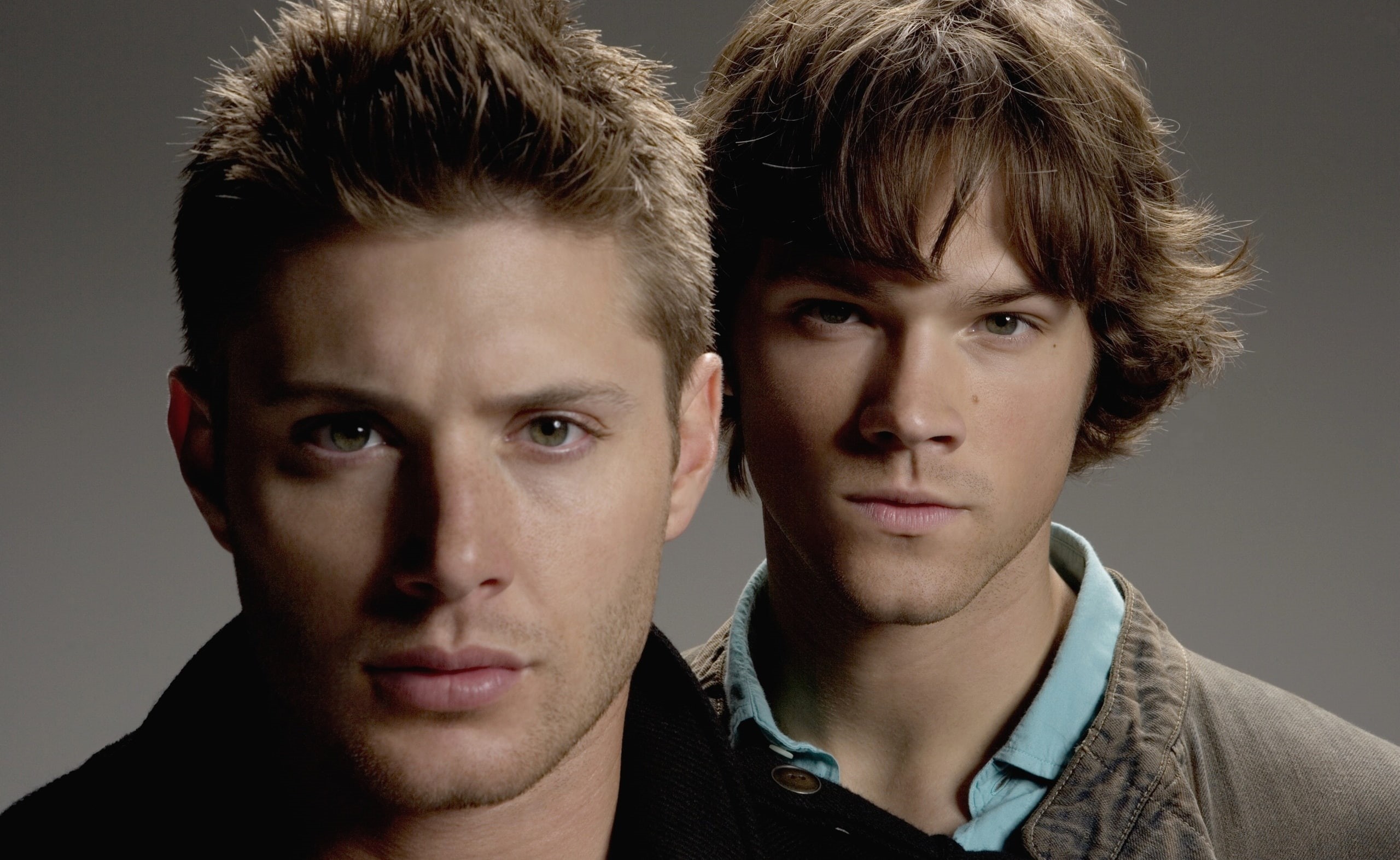 hairstyle, 2K, people, close-up, Supernatural, handsome, Other Movies, gray background, portrait, tv series, beautiful people, sam, looking at camera, HD Wallpaper