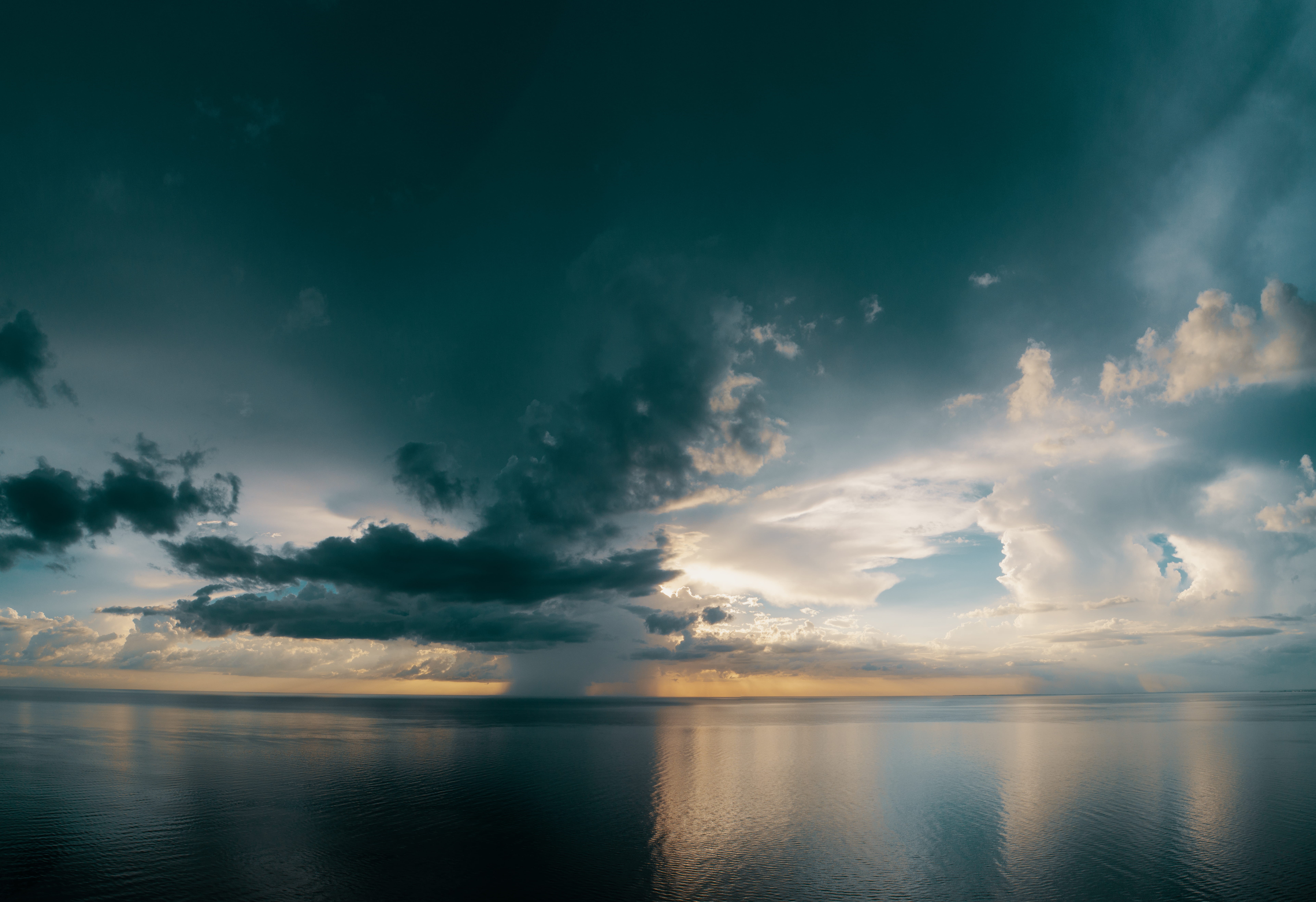 clouds, seascape, idyllic, cloudiness, dawn, horizon, ocean, dramatic sky, non-urban scene, tranquil scene, sea, reflection, scenic, outdoors, HD Wallpaper