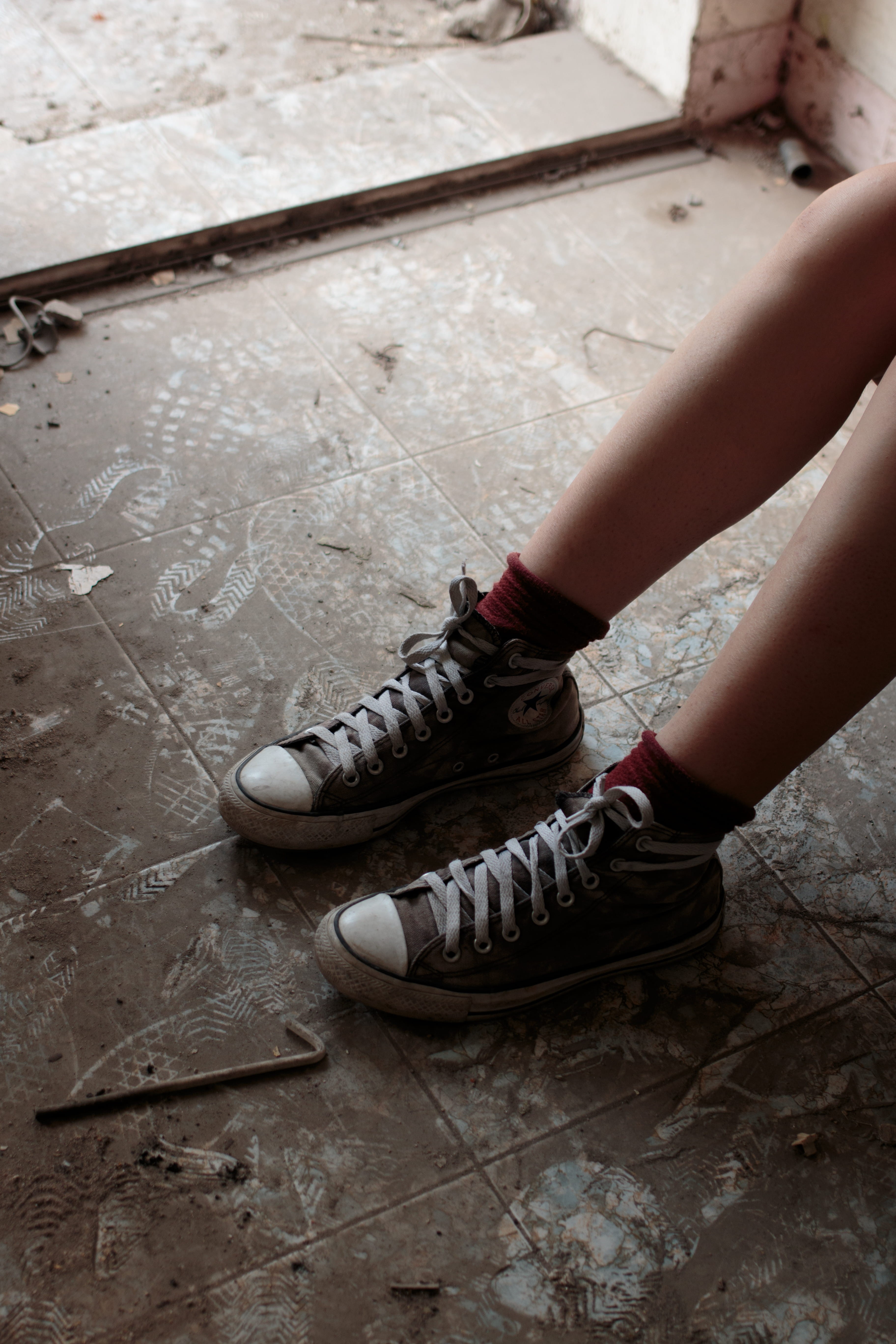 indoors, foot, white, wearing, 5K, low section, person, footwear, one person, legs, footsteps, human foot, hightops, abandoned, day, pair, sock, human limb, Phone HD Wallpaper