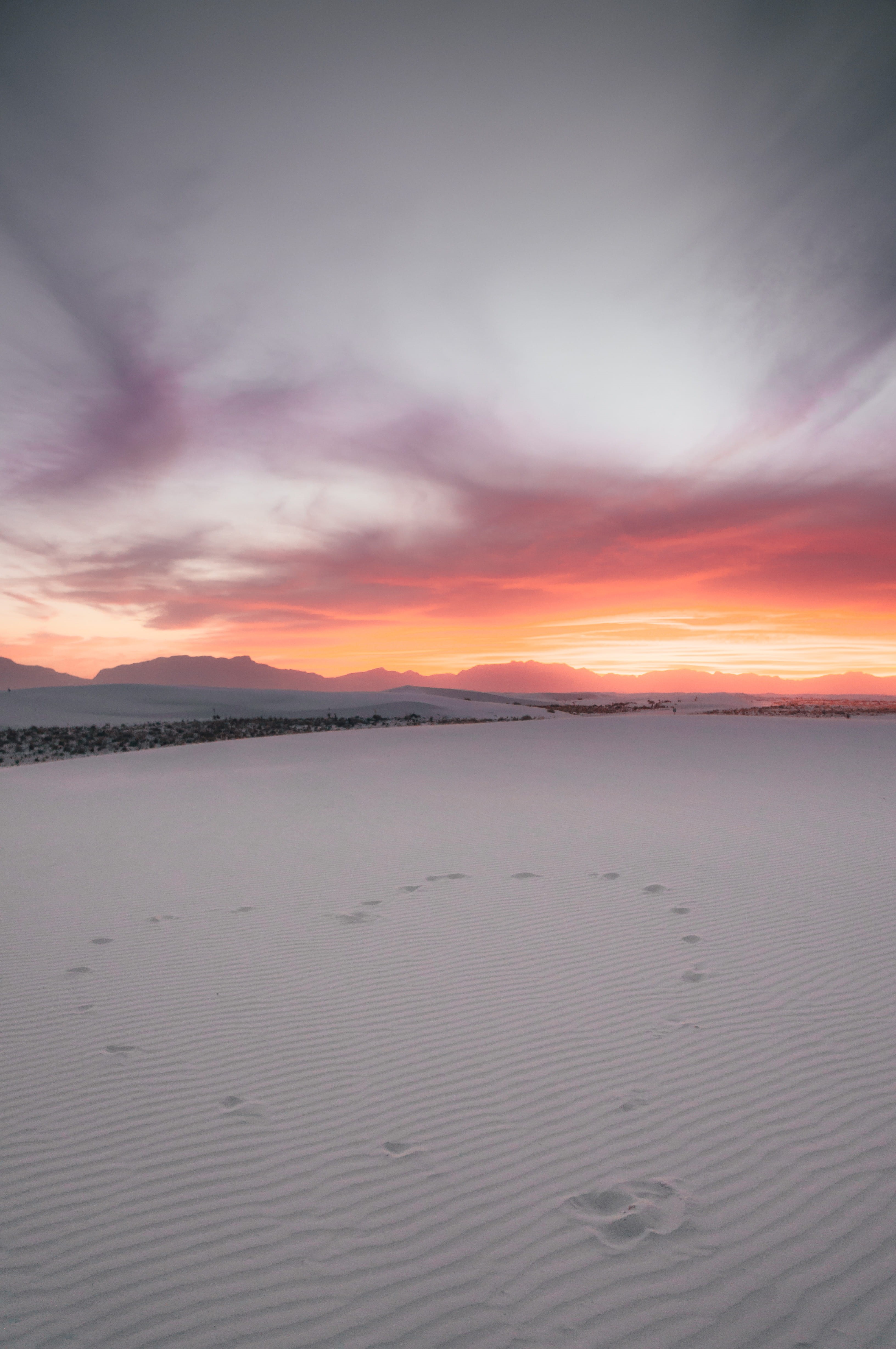 idyllic, heart in sand, sky, love, gray, no people, footstep, shape, dramatic sky, 4K, sunset, sandscape, pink, non-urban scene, mountain, land, white sand, Phone HD Wallpaper