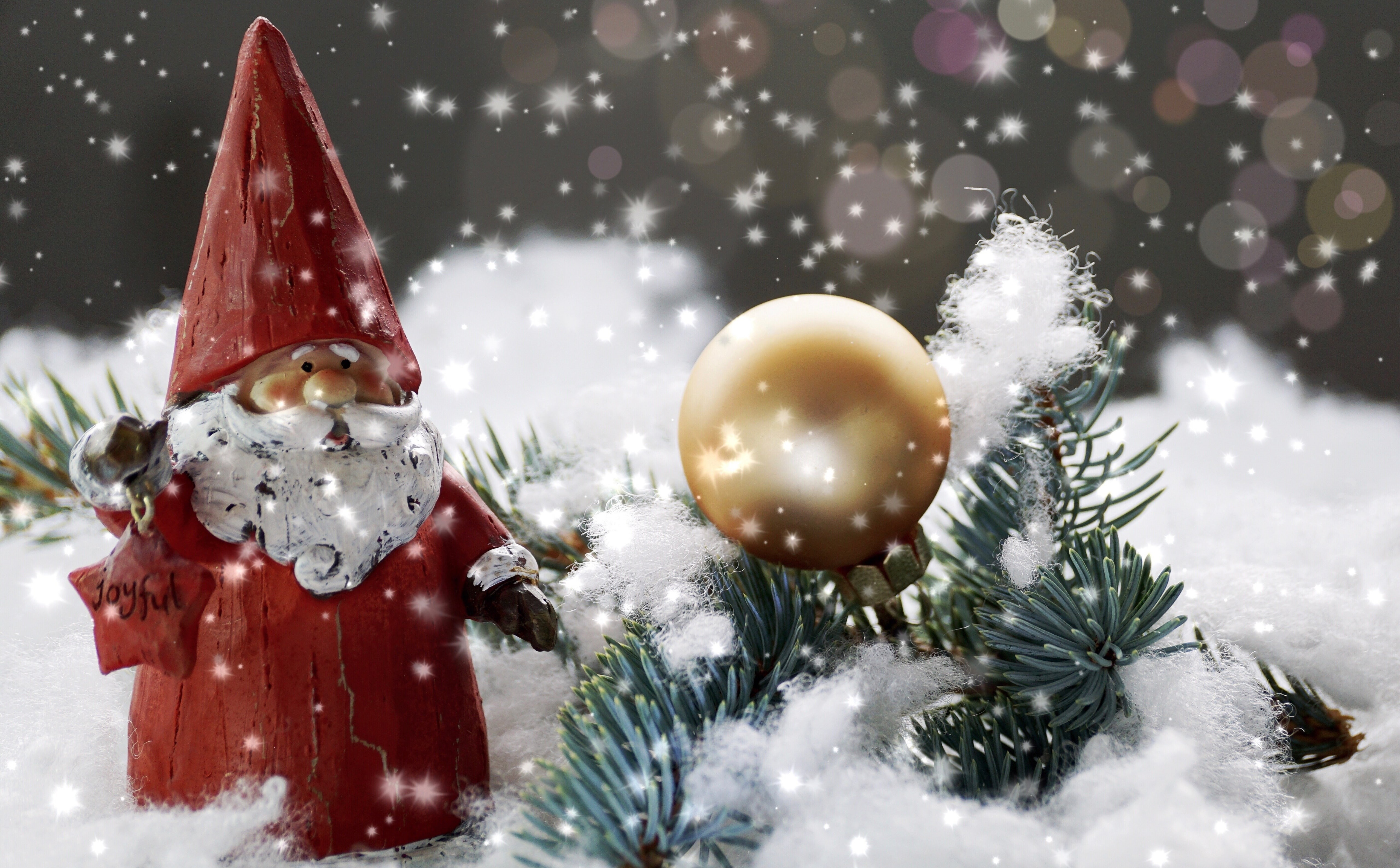 5K, decoration, nature, close-up, Holiday, Nicholas, snow, focus on foreground, christmas ornament, Cold, Season, claus, event, tree, Joyful, christmas tree, HD Wallpaper