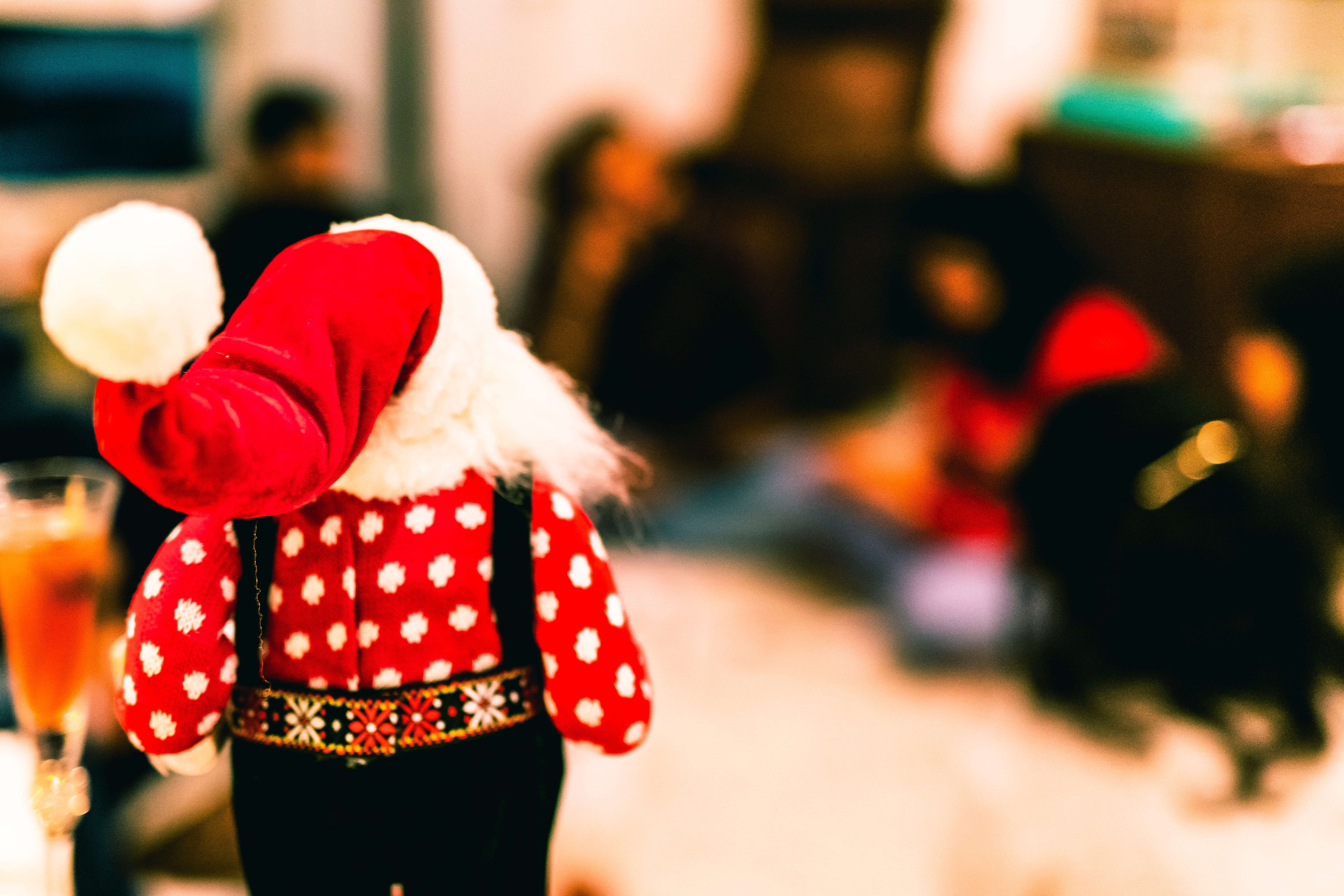 holidays, adult, outdoors, red, women, standing, child, christmas, santaclaus, home, 8K, clothing, san francisco, casa de aandh, holidayspirit, females, HD Wallpaper